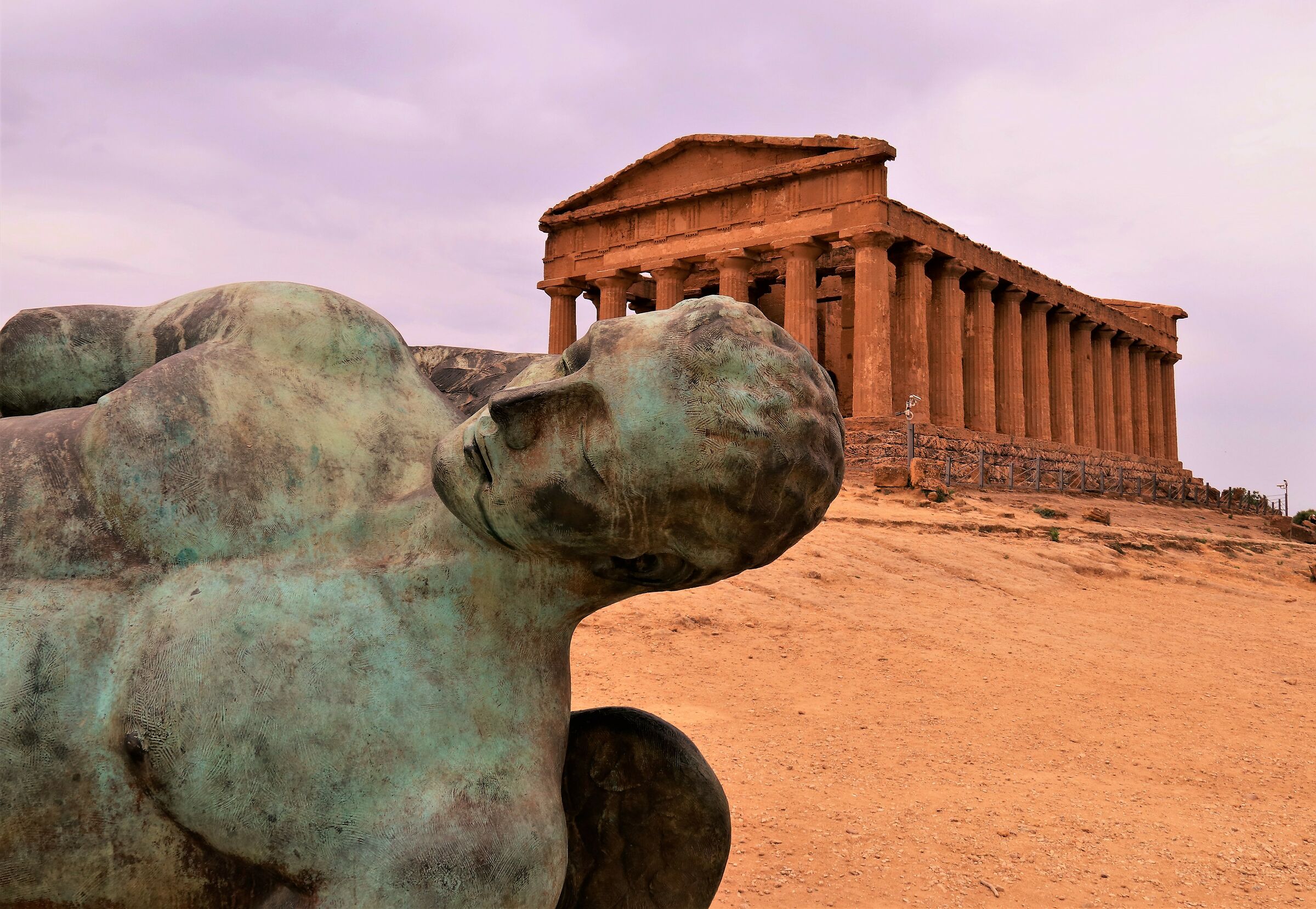 Fallen Icarus and the Temple of Concordia