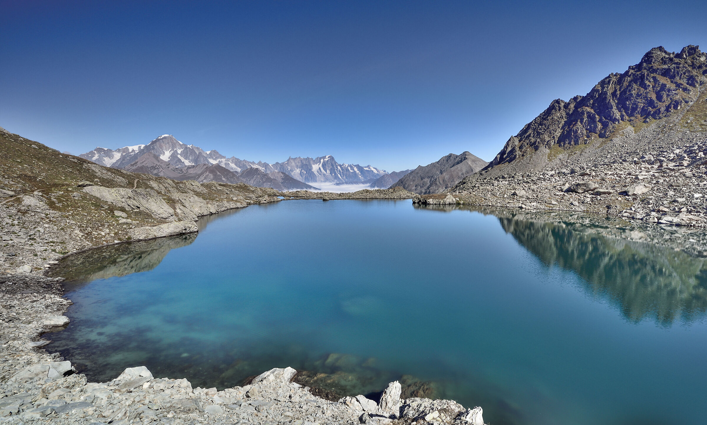 uno dei laghi alti di Tachuy m 2500
