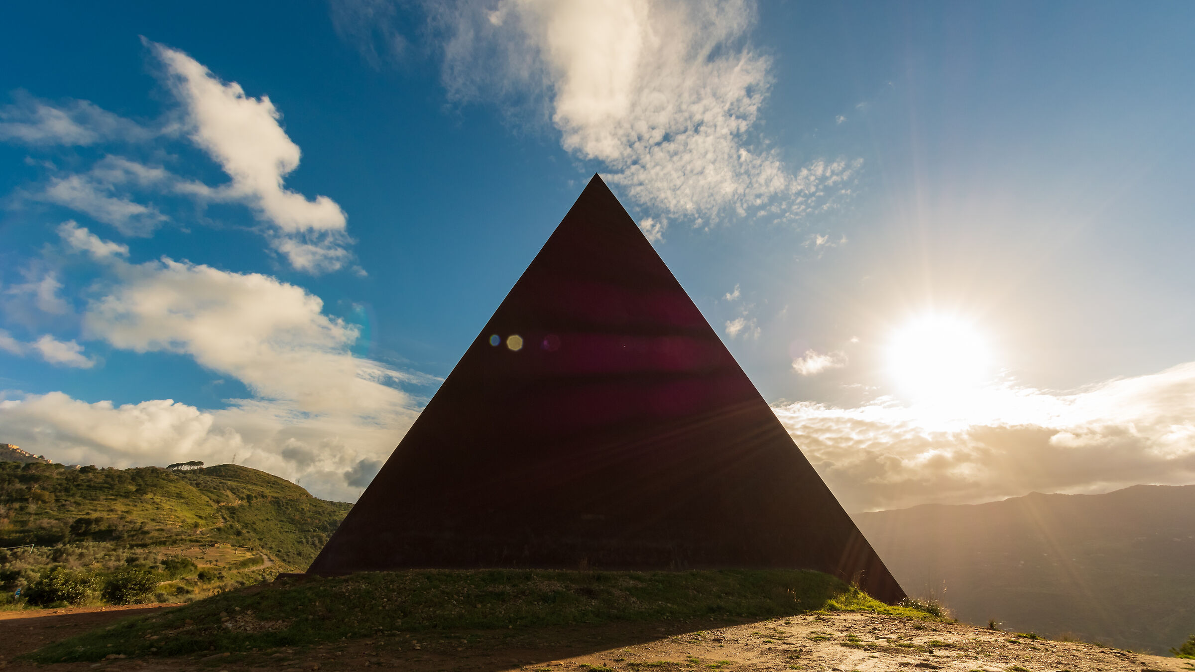 Piramide 38 parallelo