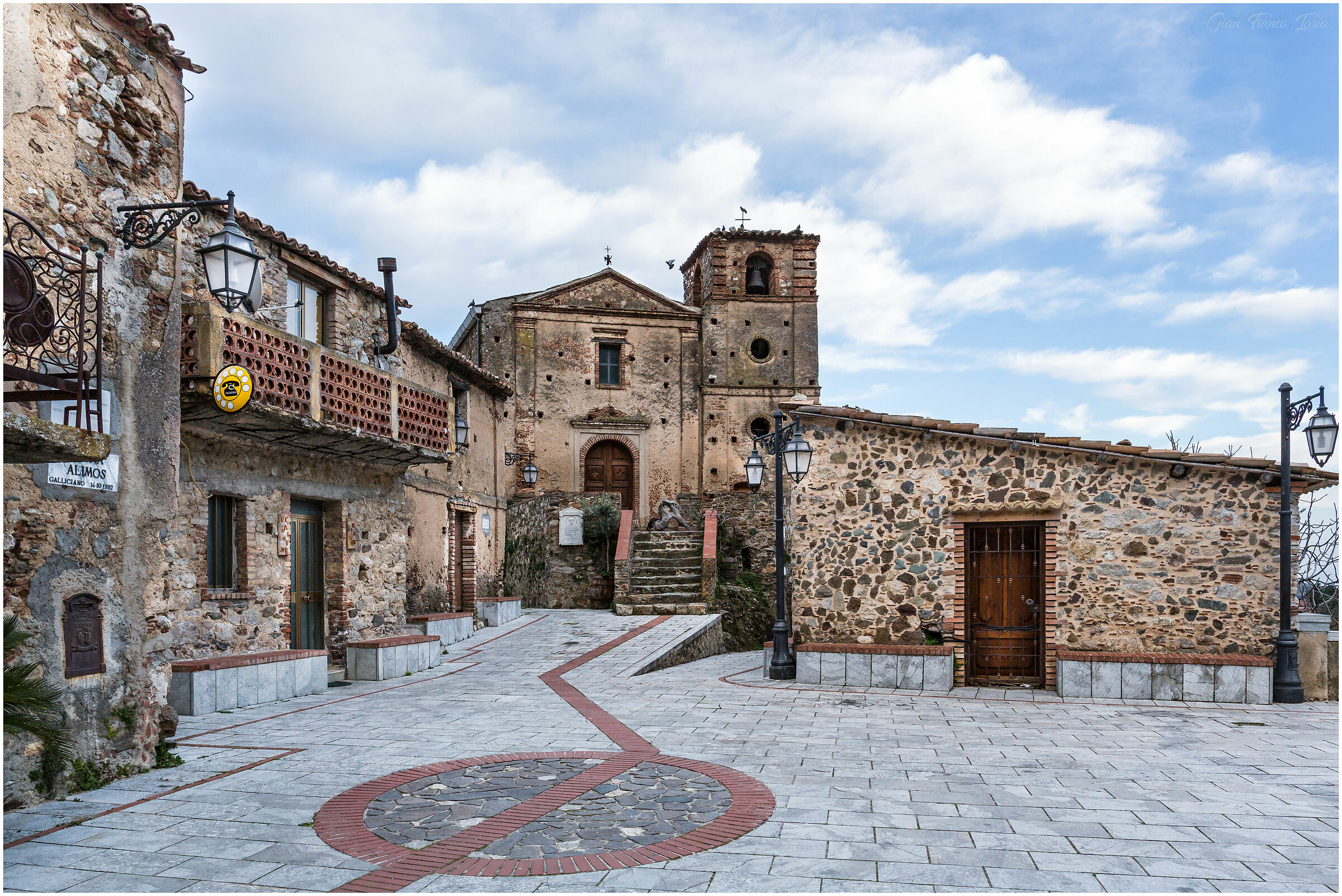 Piazza Alimos - Galliciano' R.C