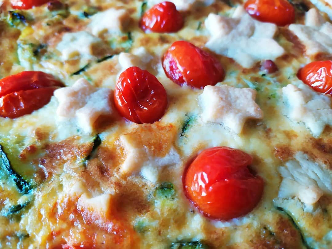 Perle rosse sul tappeto