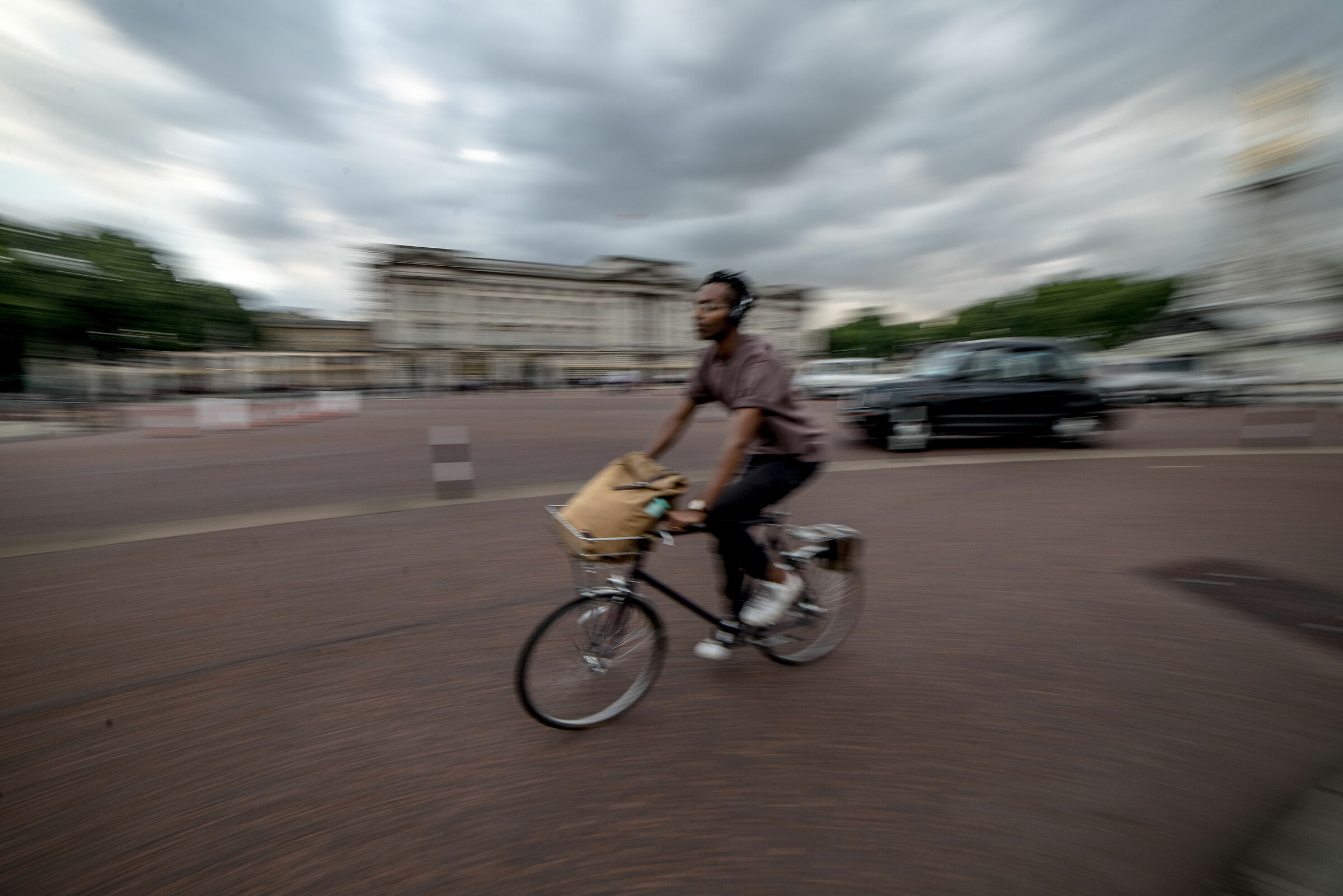rider around the roundabout