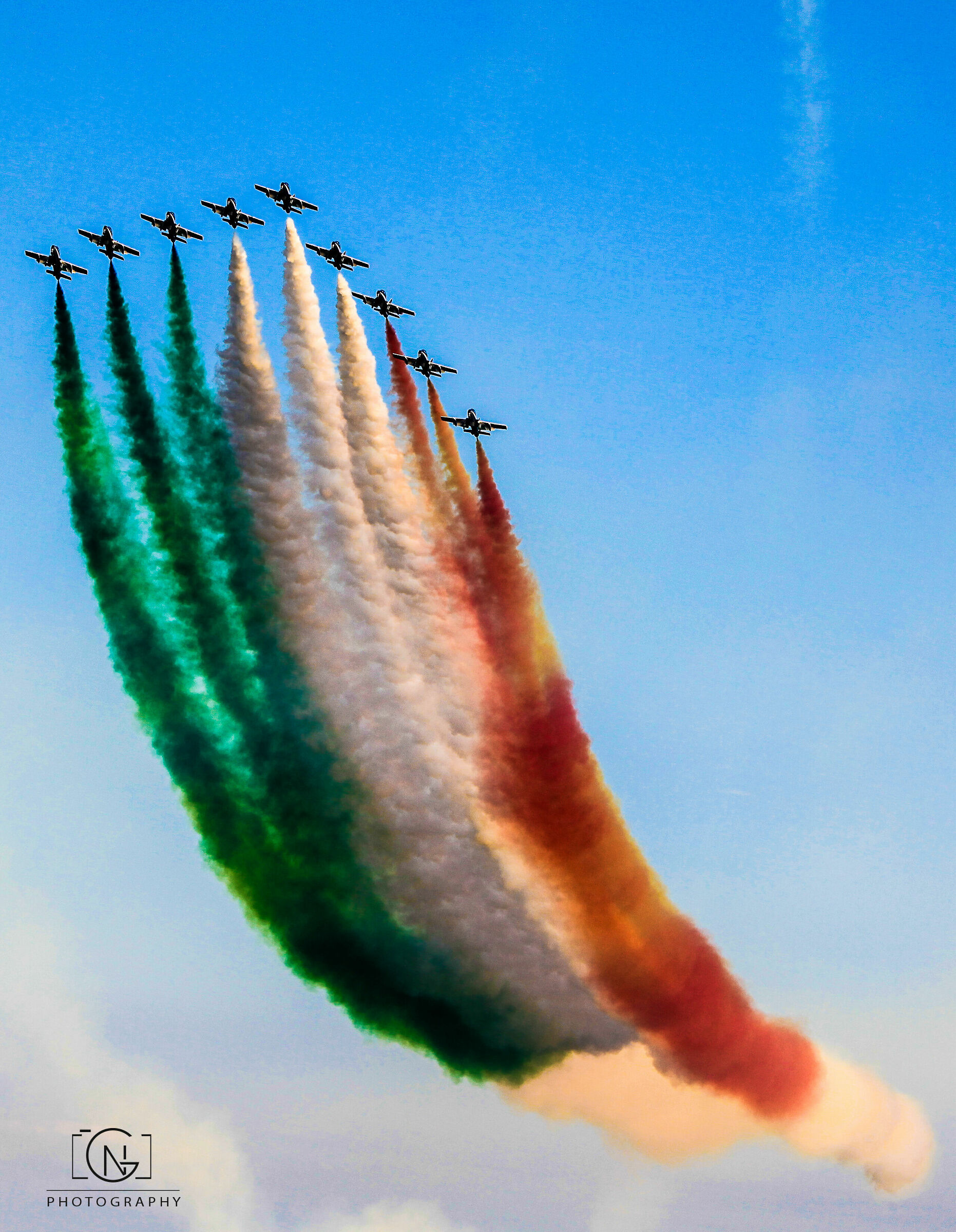 TRICOLOUR ARROWS 5