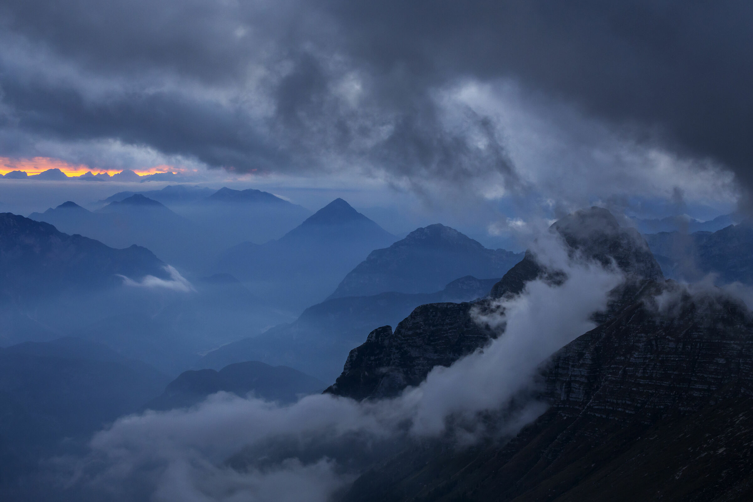 pochi attimi di luce prima delle tenebre
