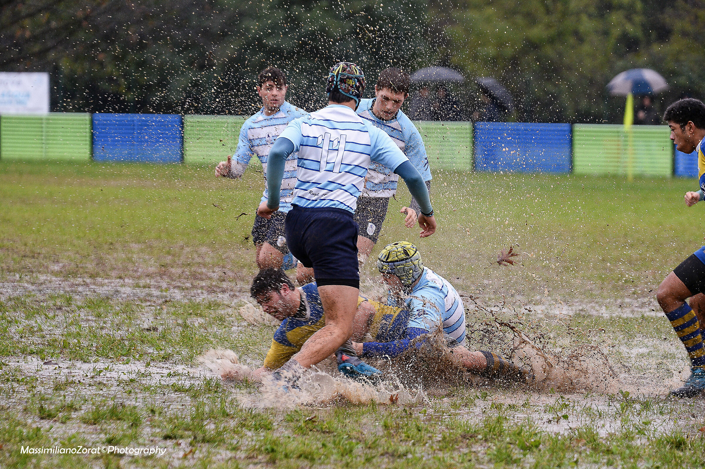 Rugby sotto la pioggia....