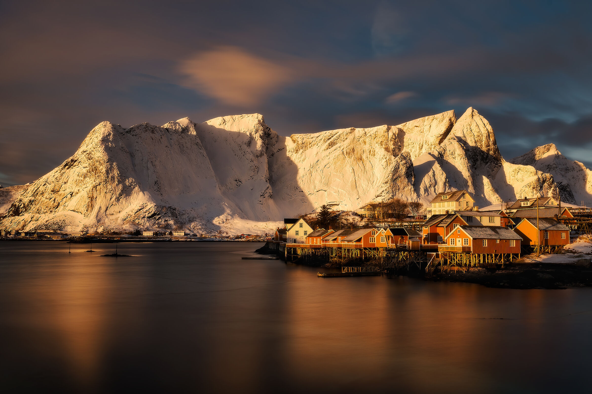 Sakrisoy: the last lights