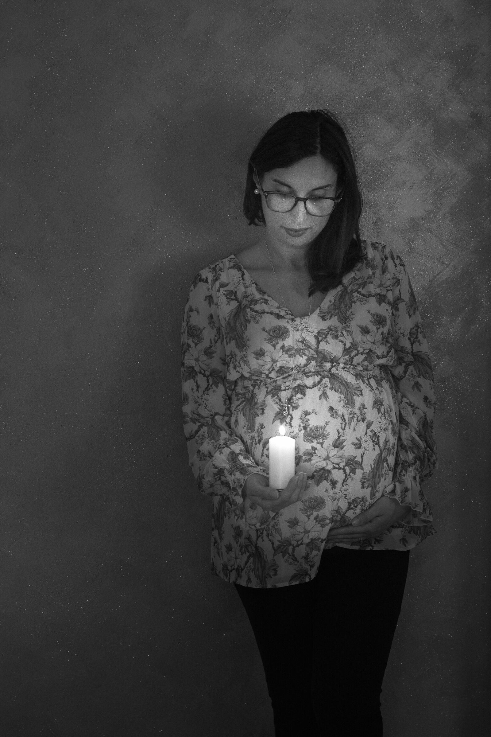 black and white simona