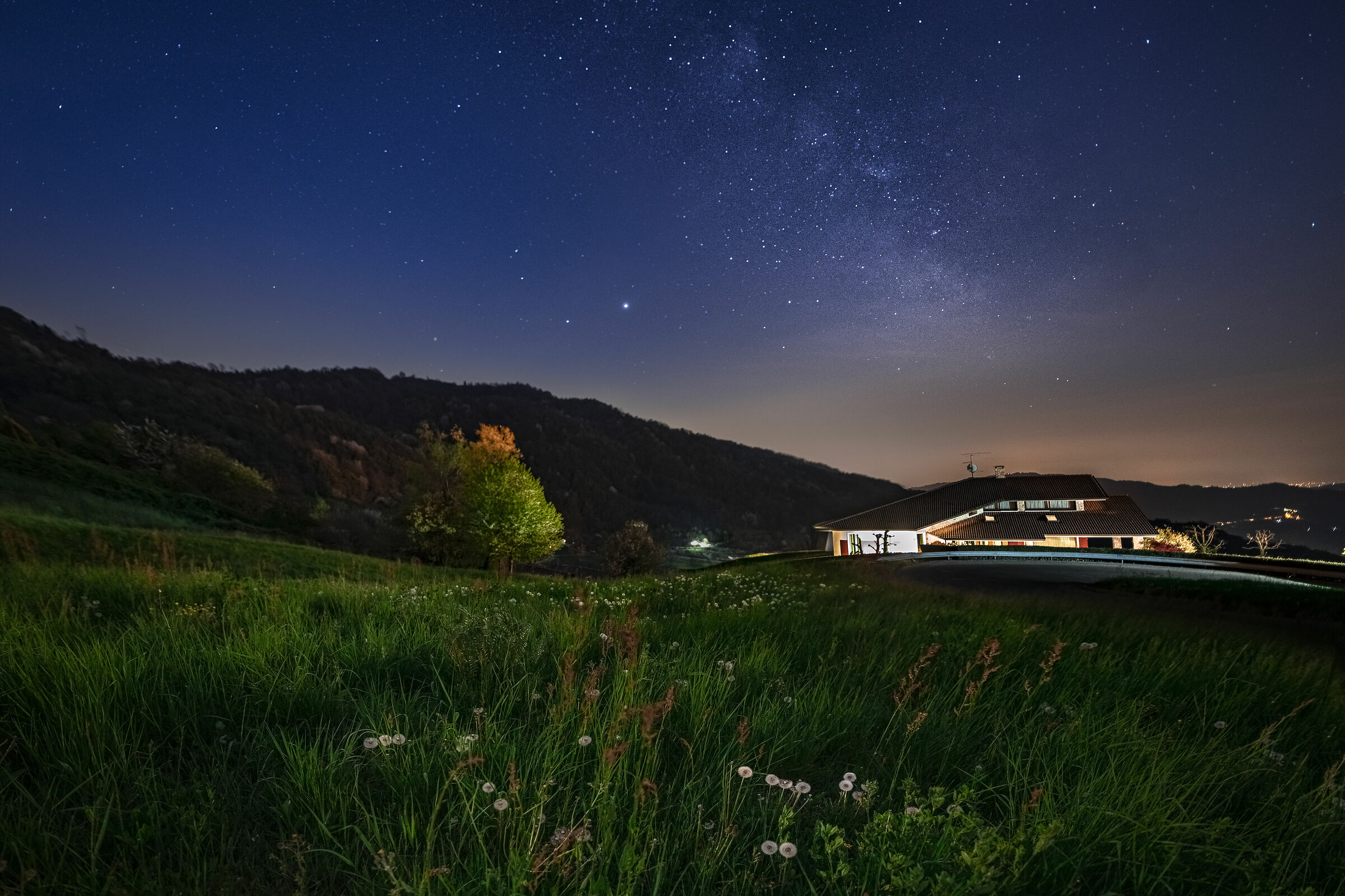 Un accenno di via lattea sotto casa.