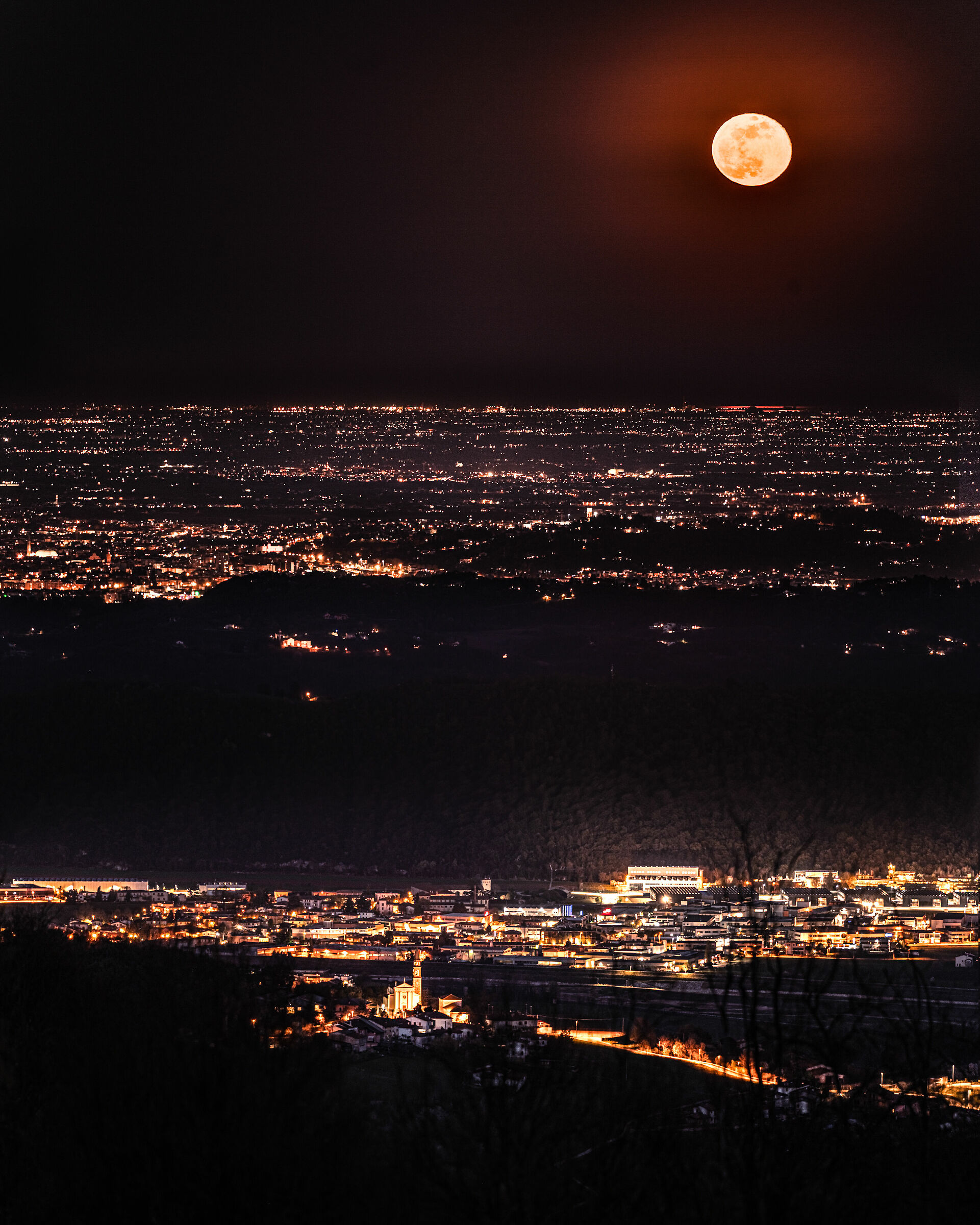 La luna appena sorta, multiscatto