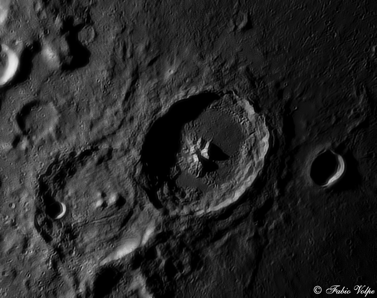 crateri lunari theophilus & cyrillus