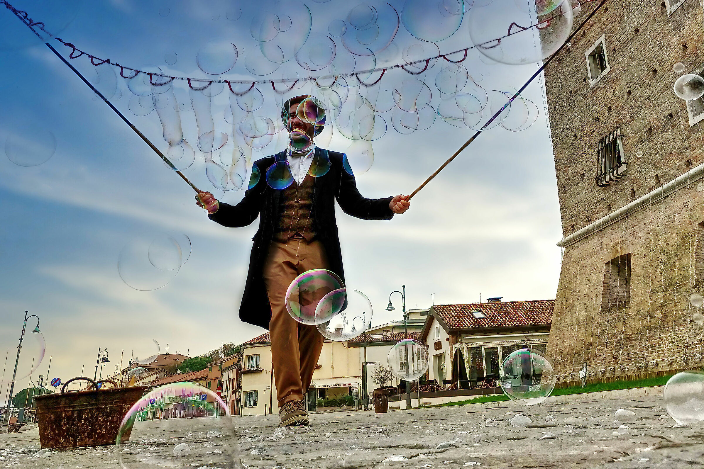 l'uomo delle bolle