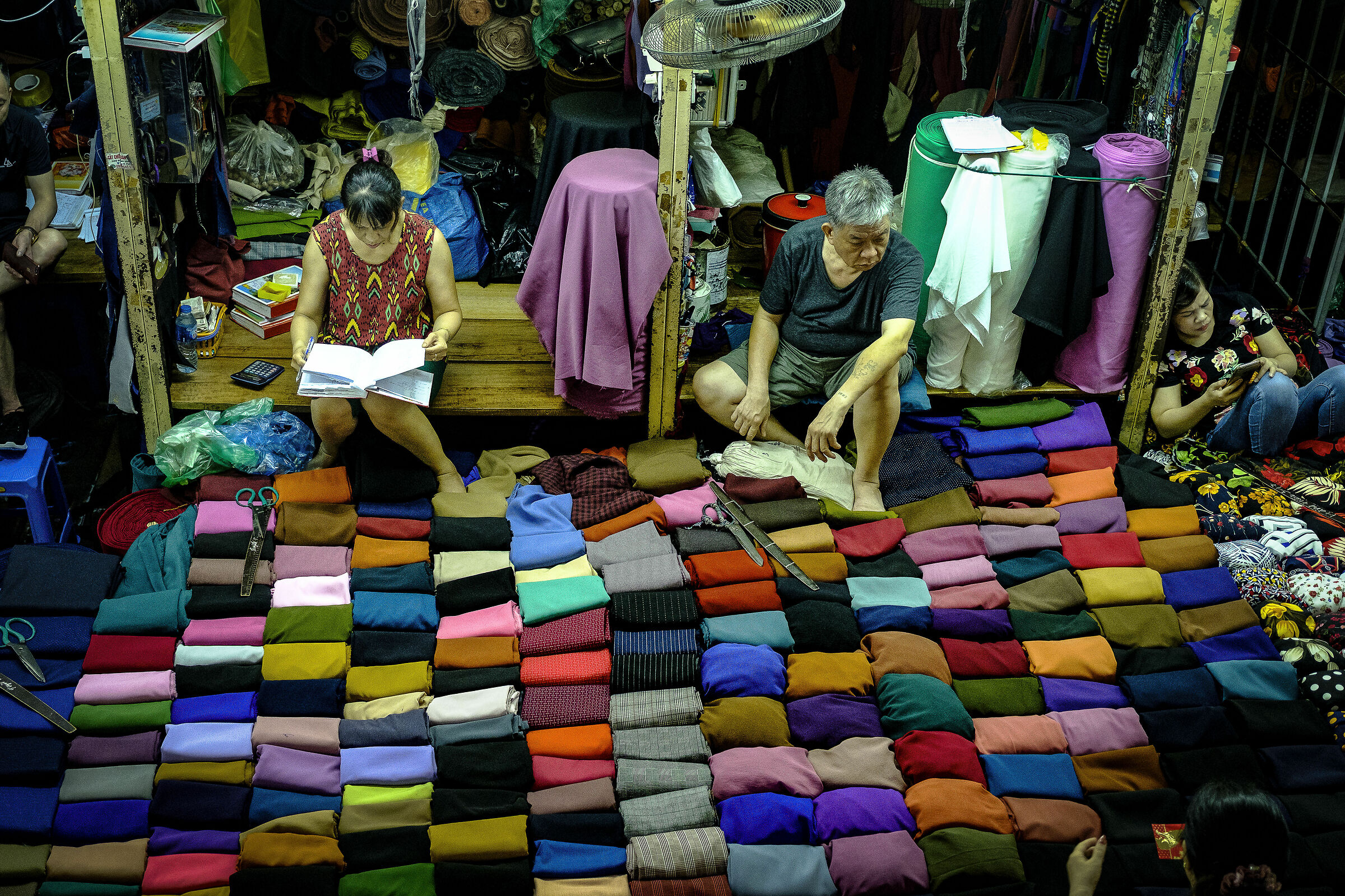 al mercato delle stoffe