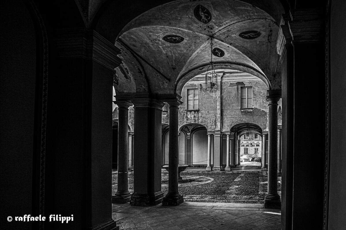 Ternengo Palace Courtyard - Biella Piazzo
