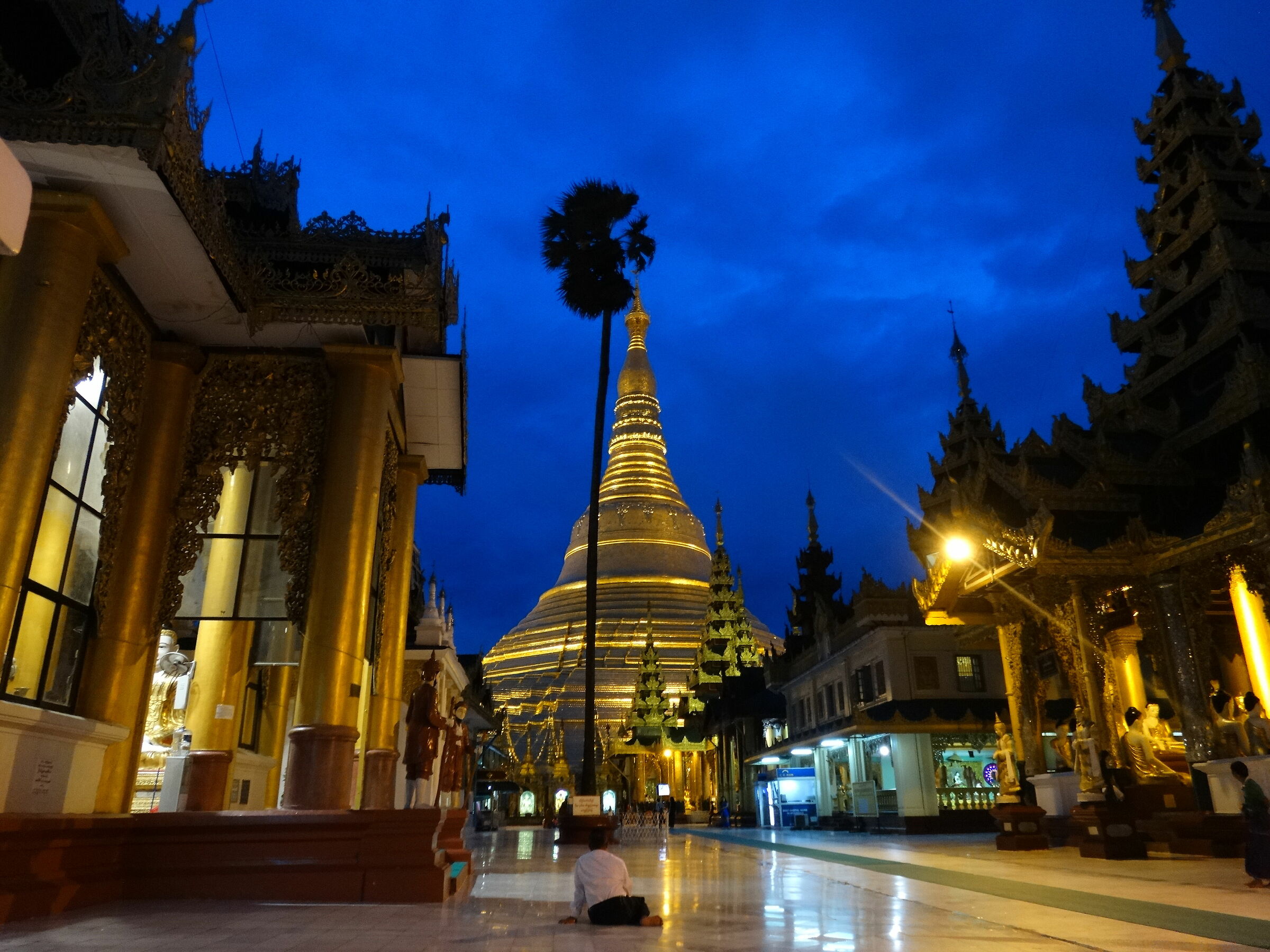 tramonto a shwedagon paya yangon