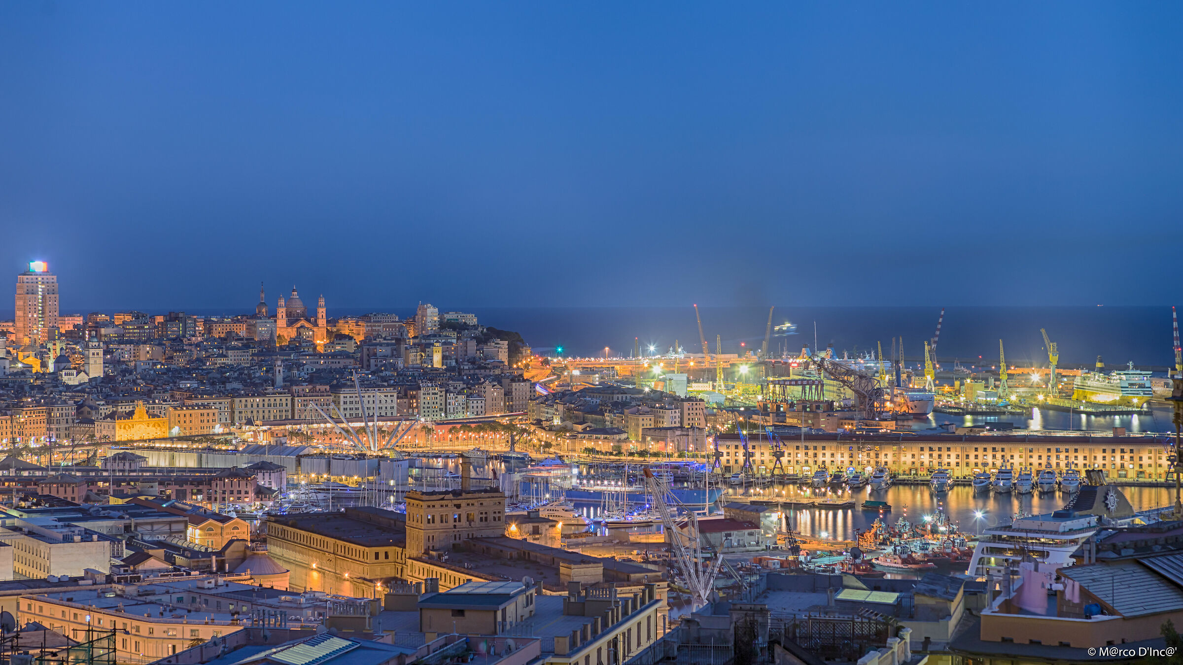 Genoa 25/04/2020 by night