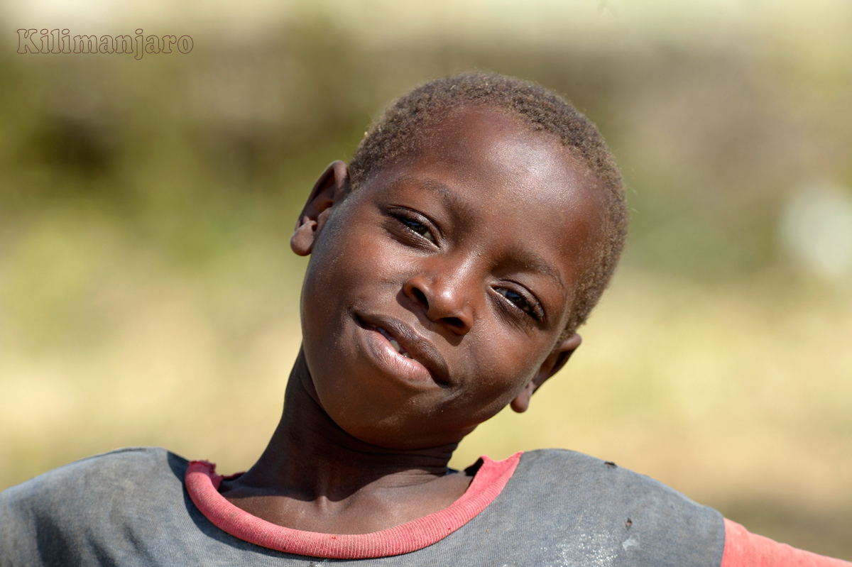 Bambino del villaggio Ngomeni Kenya