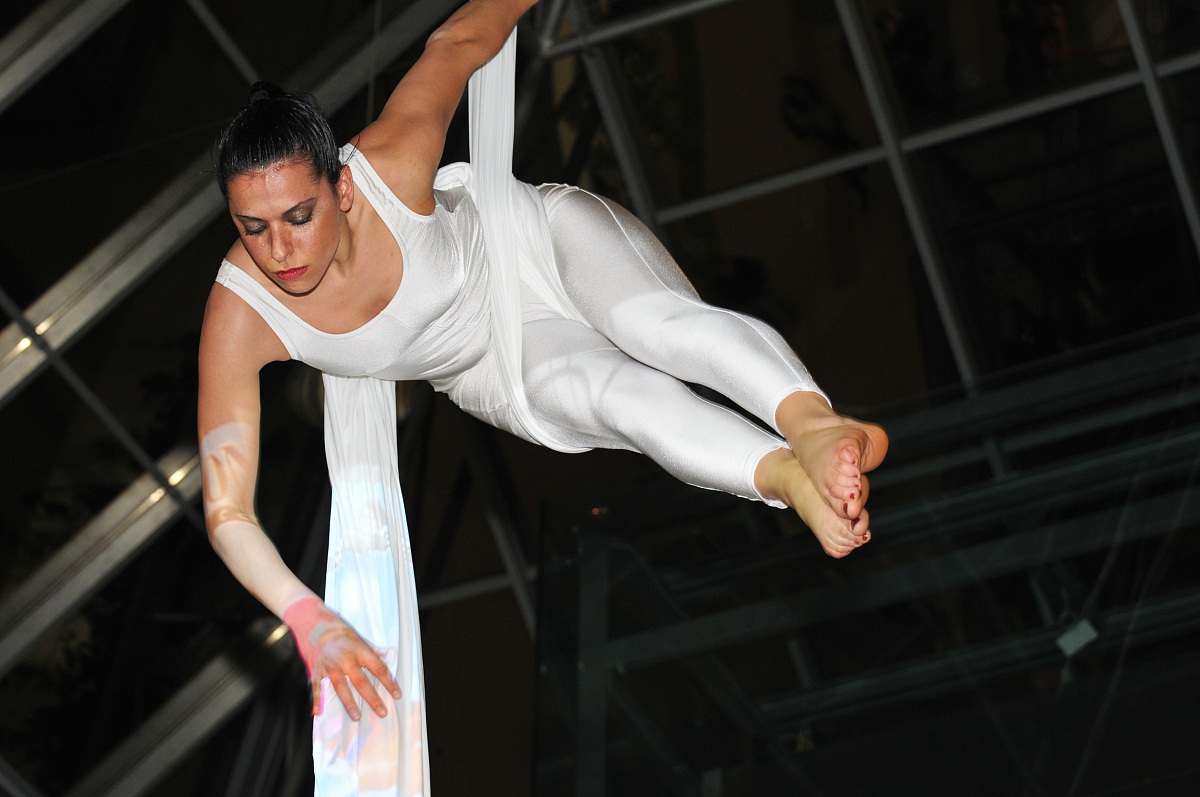 Dancing in the air 2