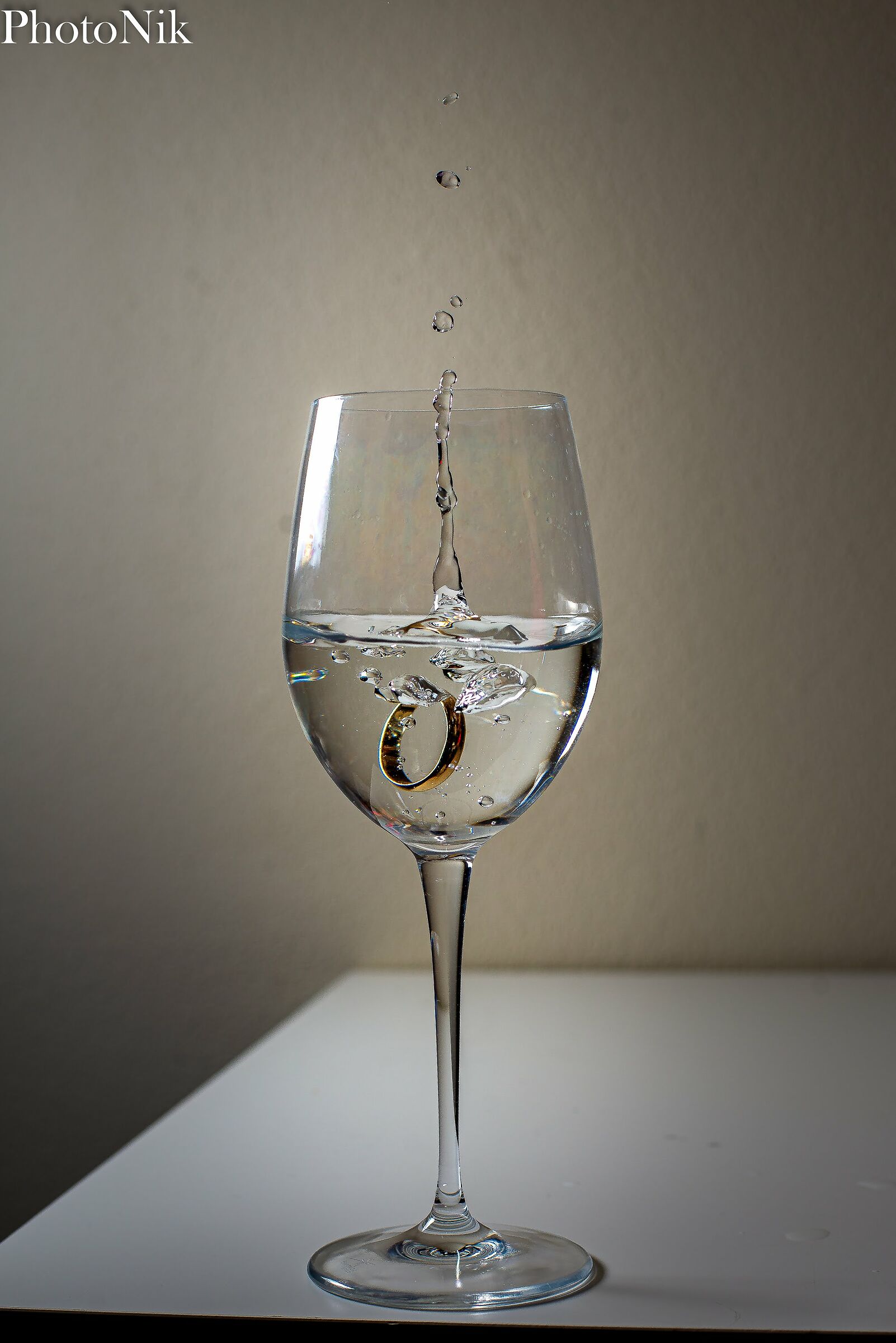 The glass of the rings