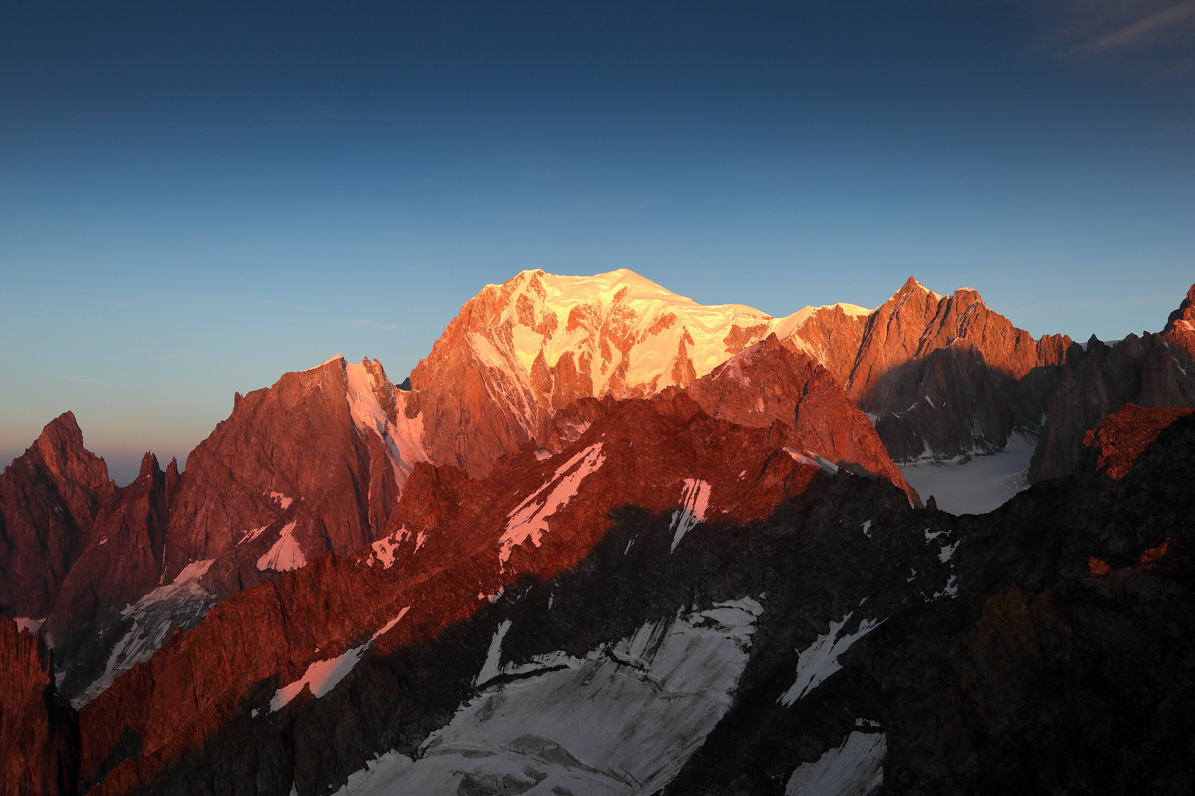 L'alba sul Monte Bianco