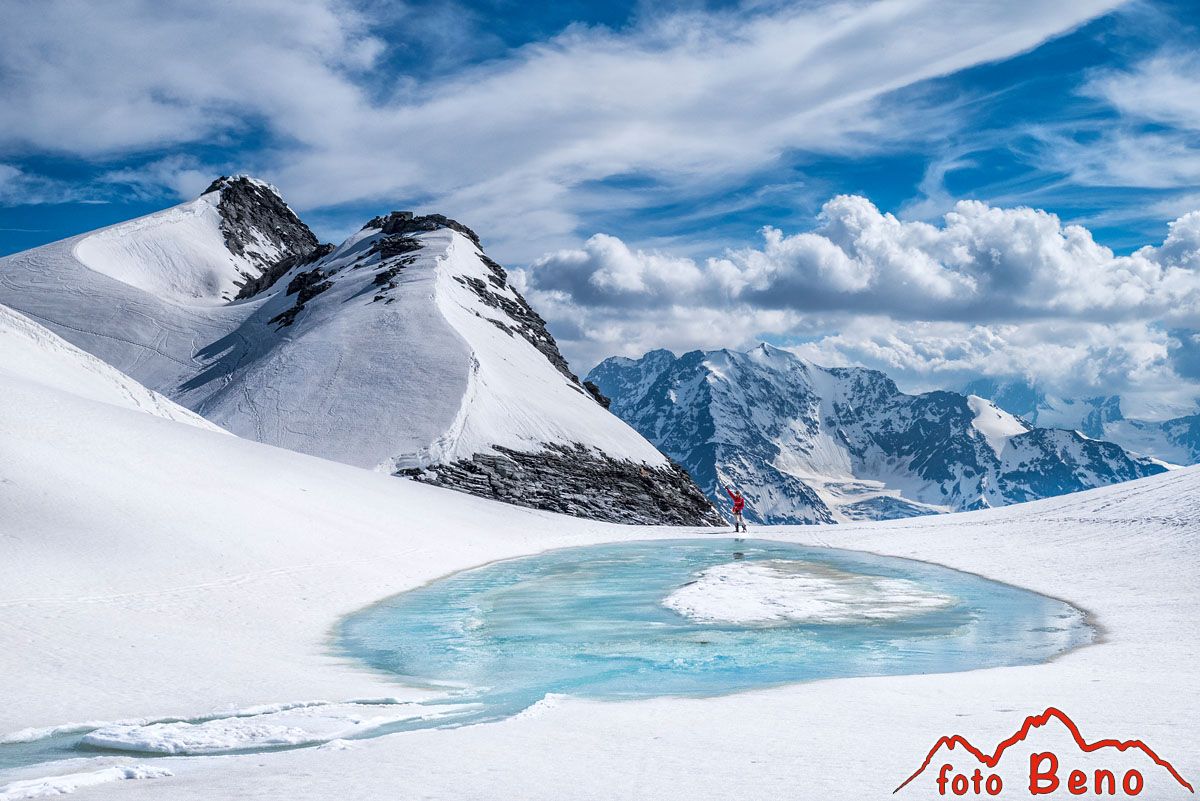 Laghetto epiglaciale al Breithornpass