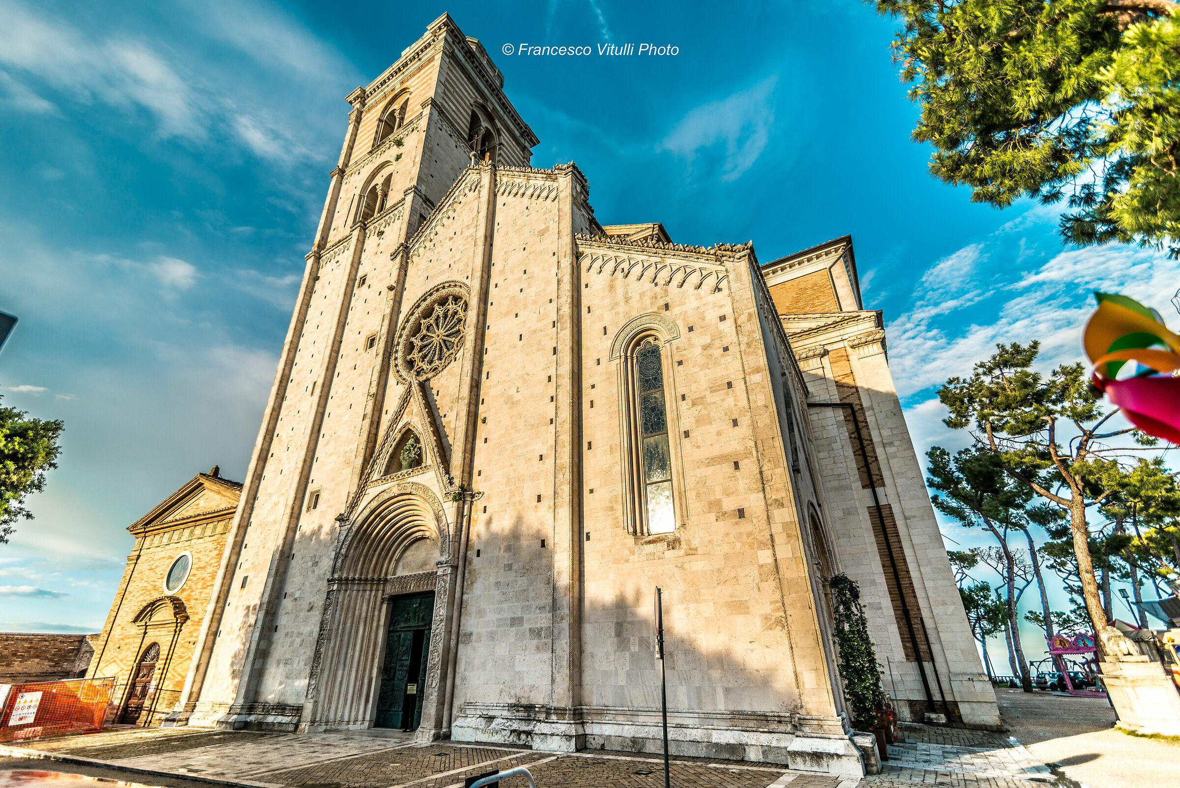 Duomo di Fermo, esterno
