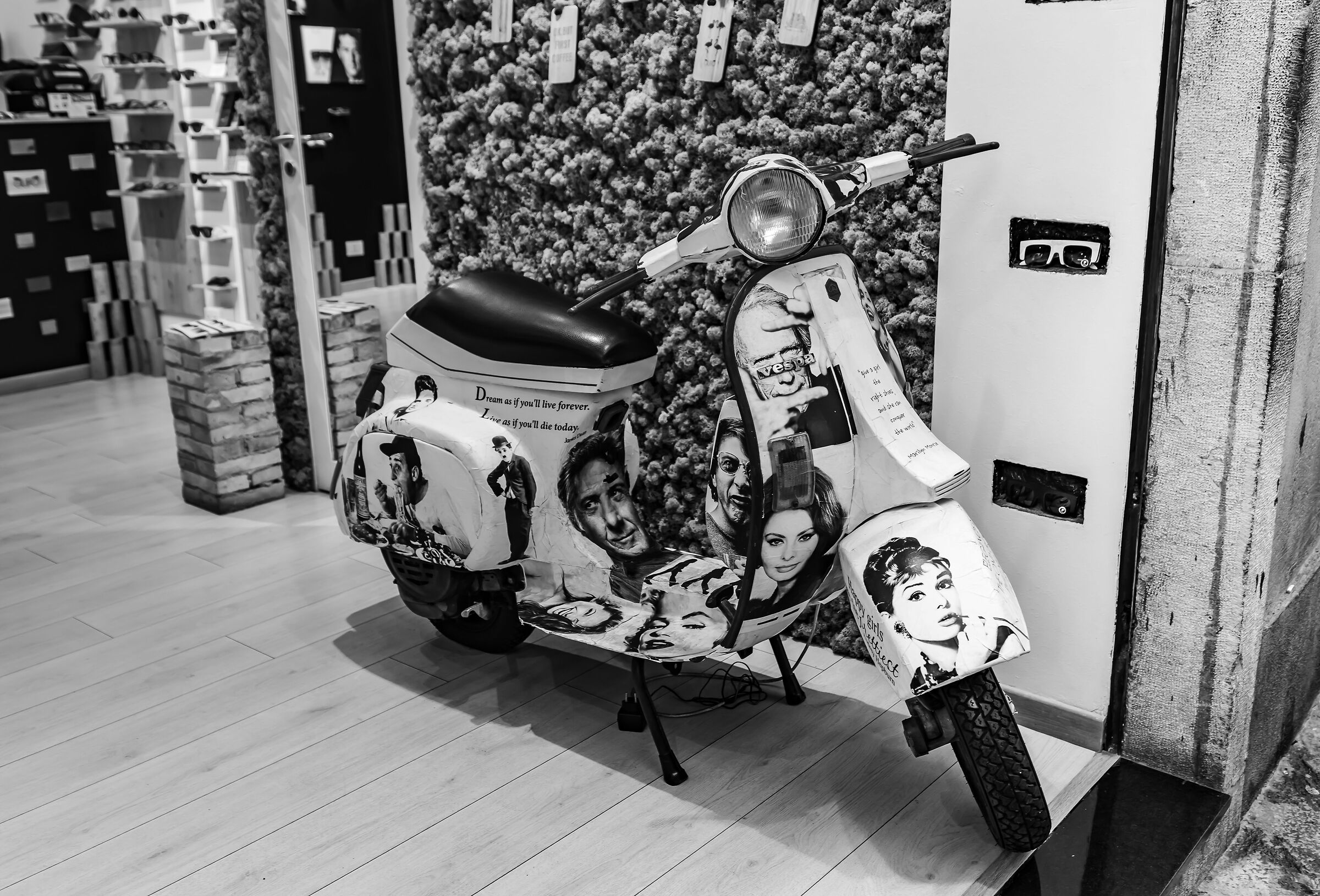 Vintage Vespa - Style Icon