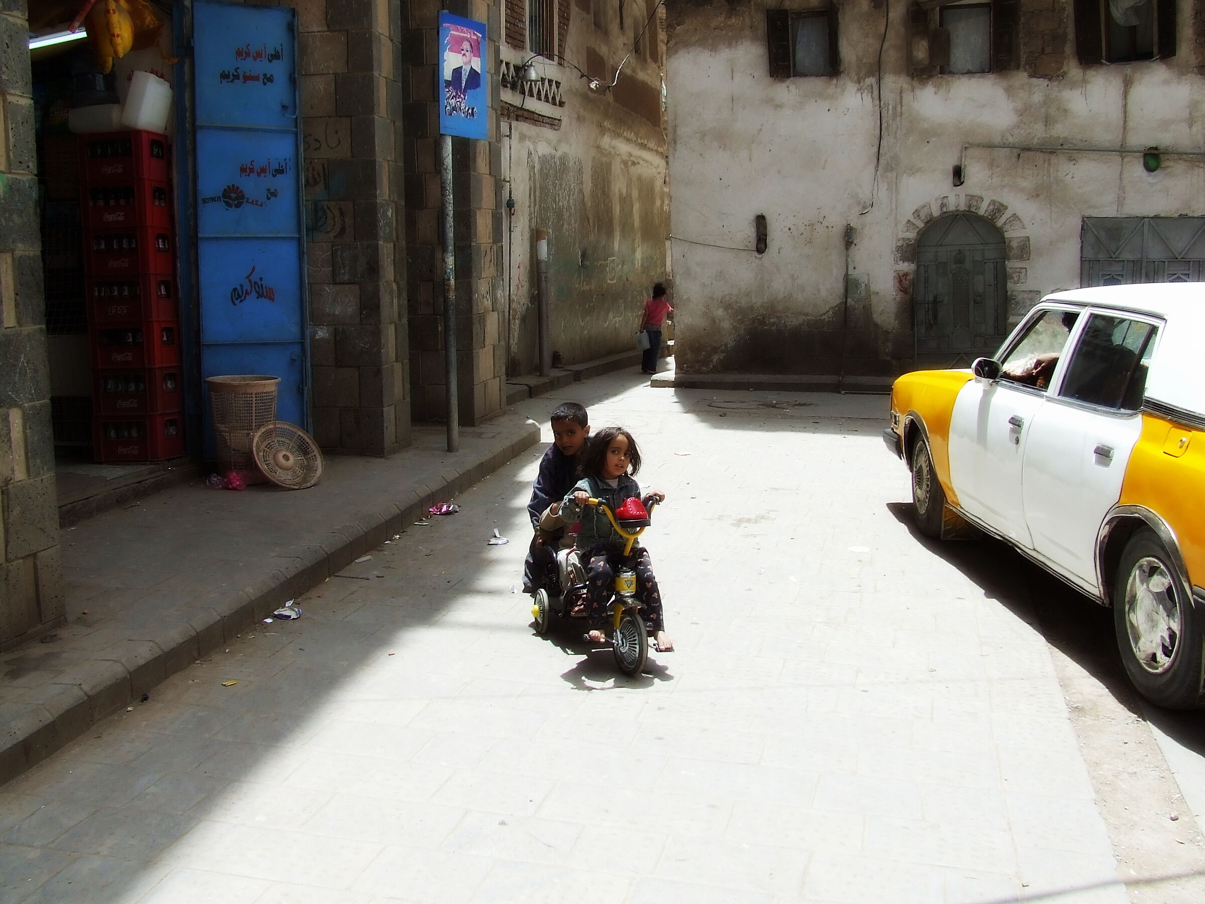 sana'a - bambini che giocano