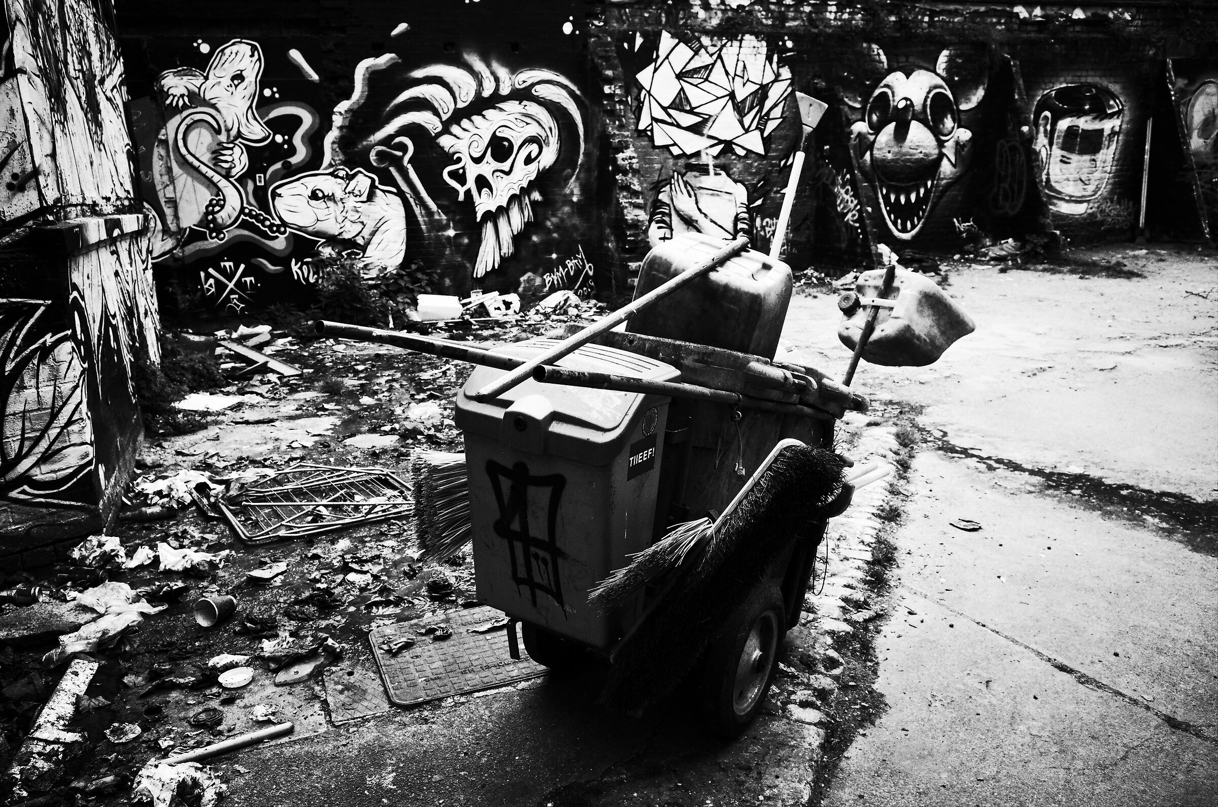 paesaggio con elementi umani