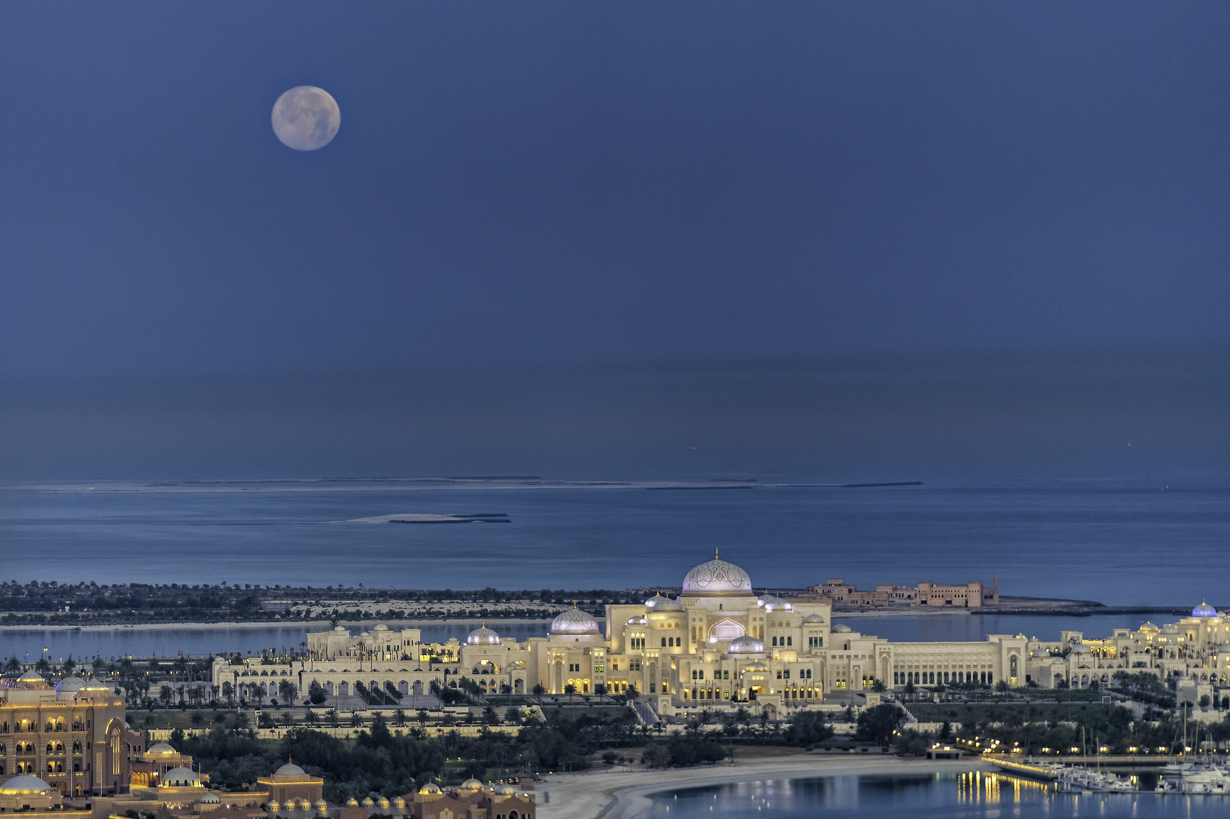 Full moon on the palace
