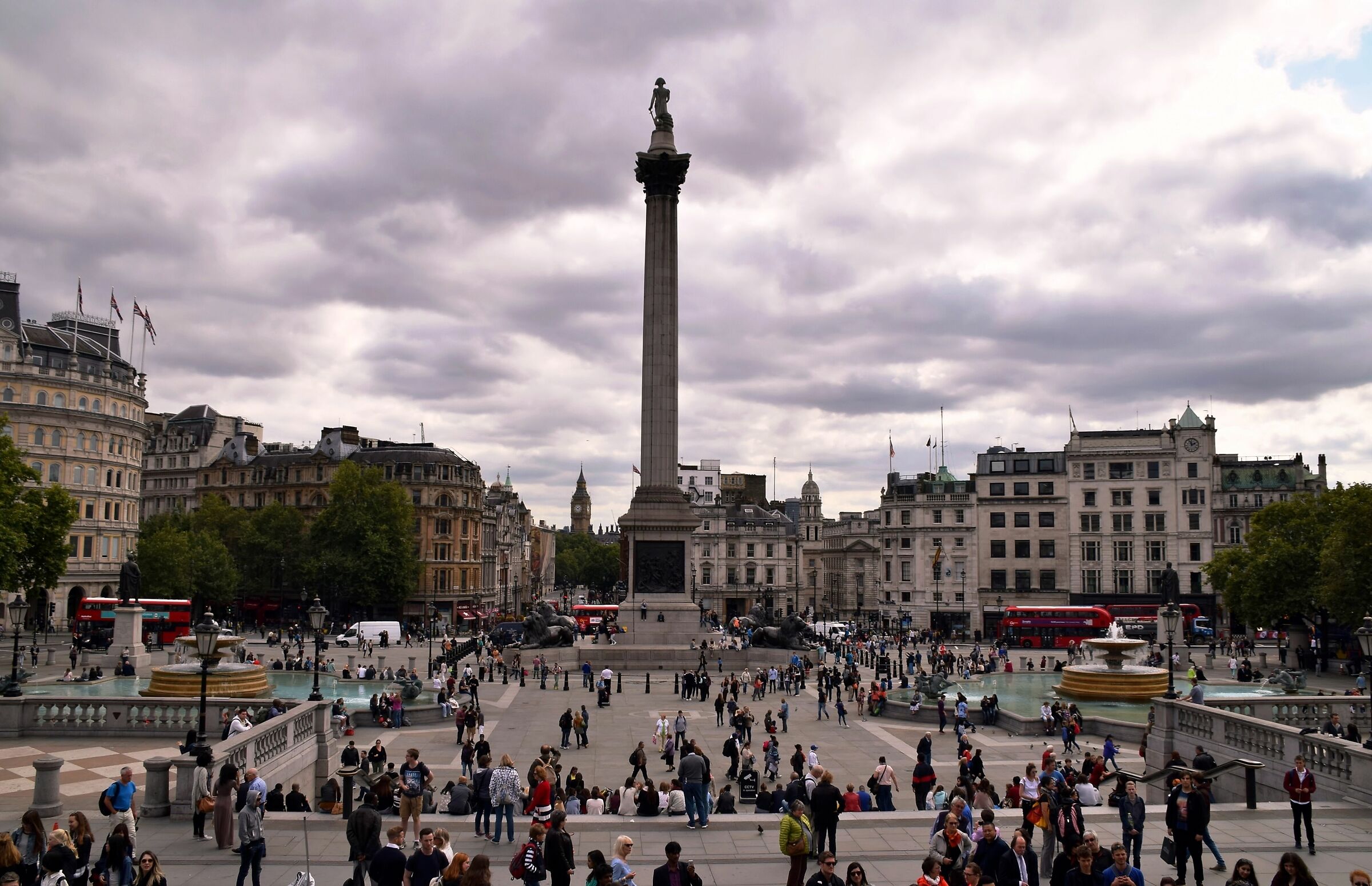 Trafalgar Square, New1001450s