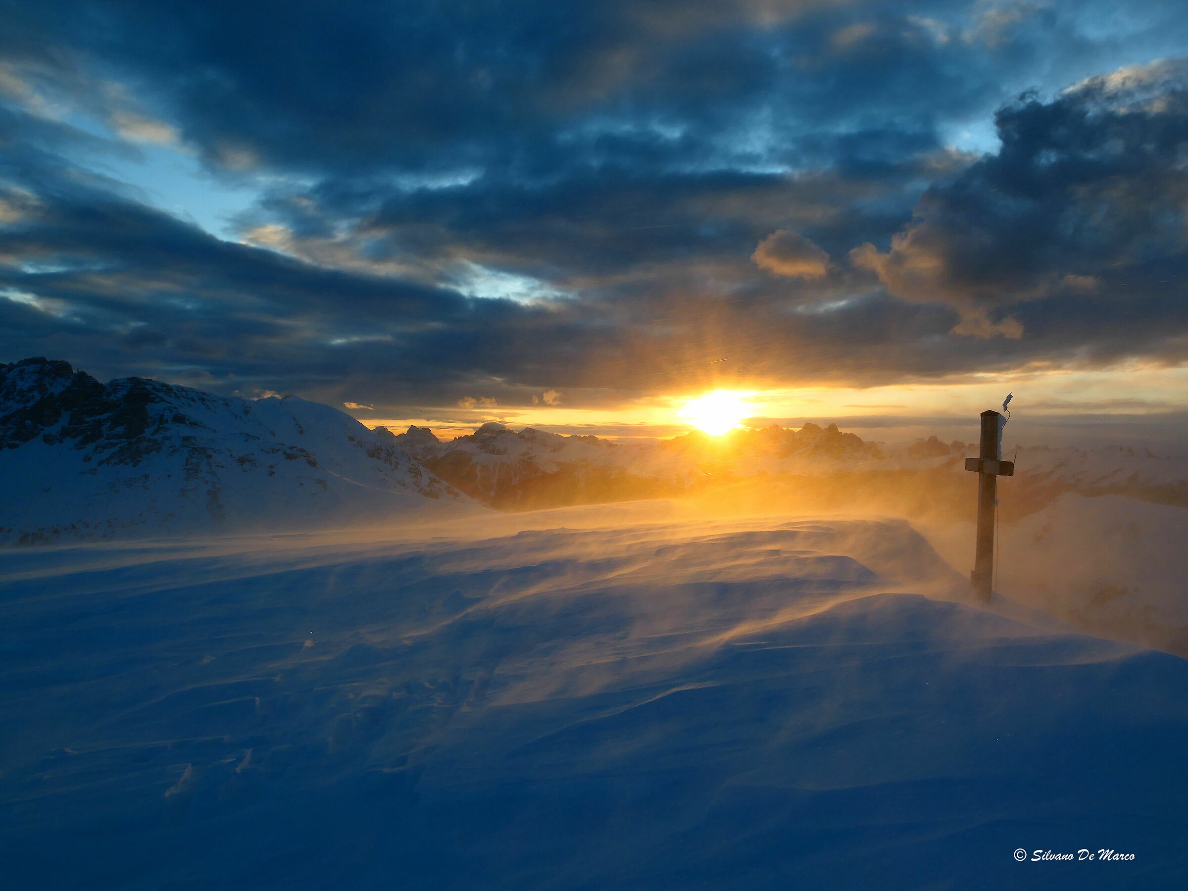 Bufera di neve all'alba