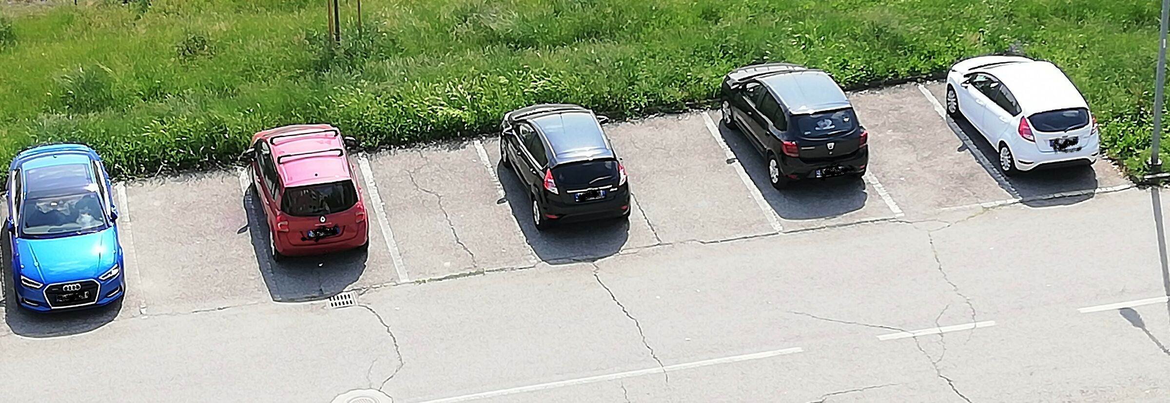 auto disposte in quarantena...