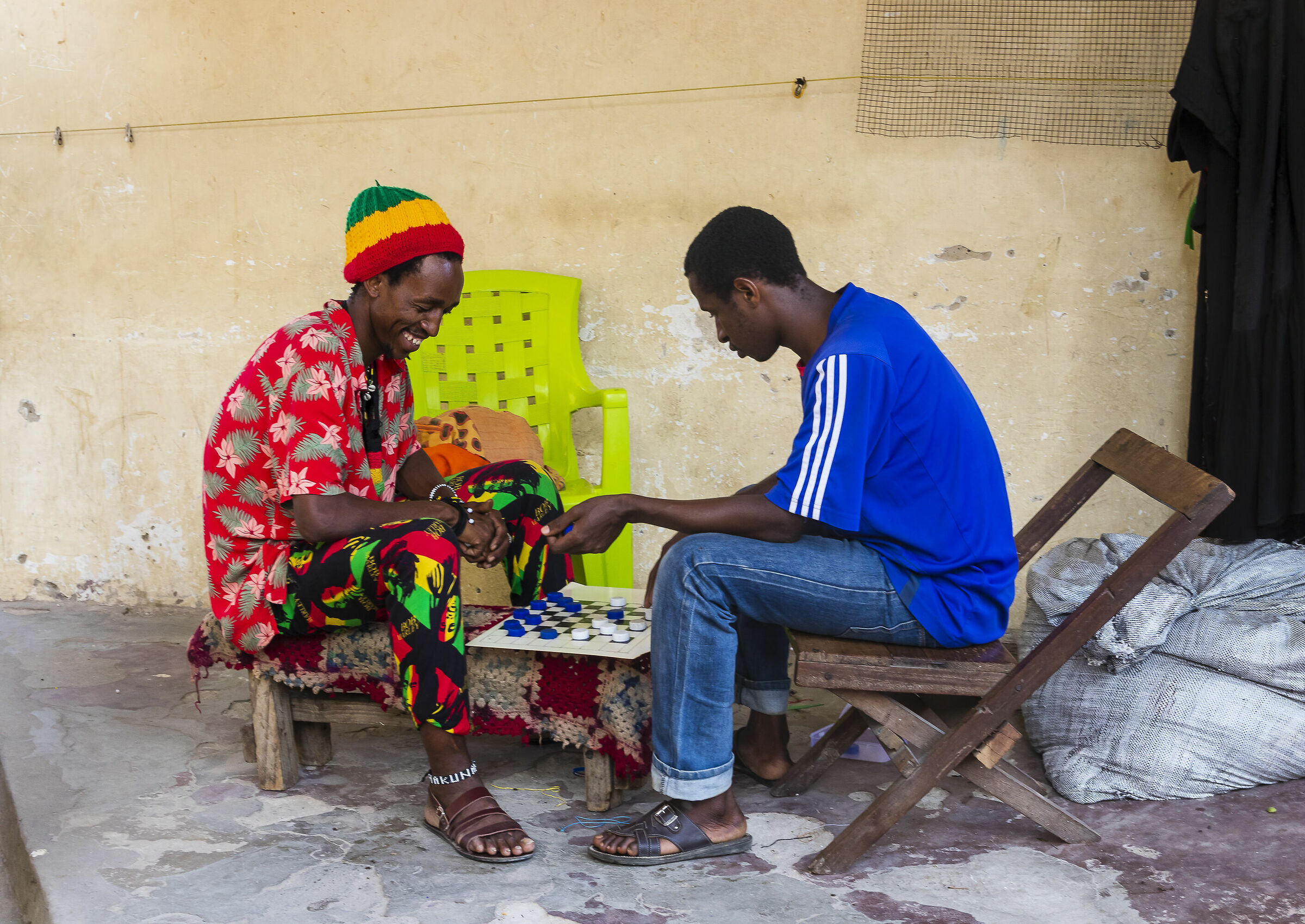 Giocatori di dama a Stone Town