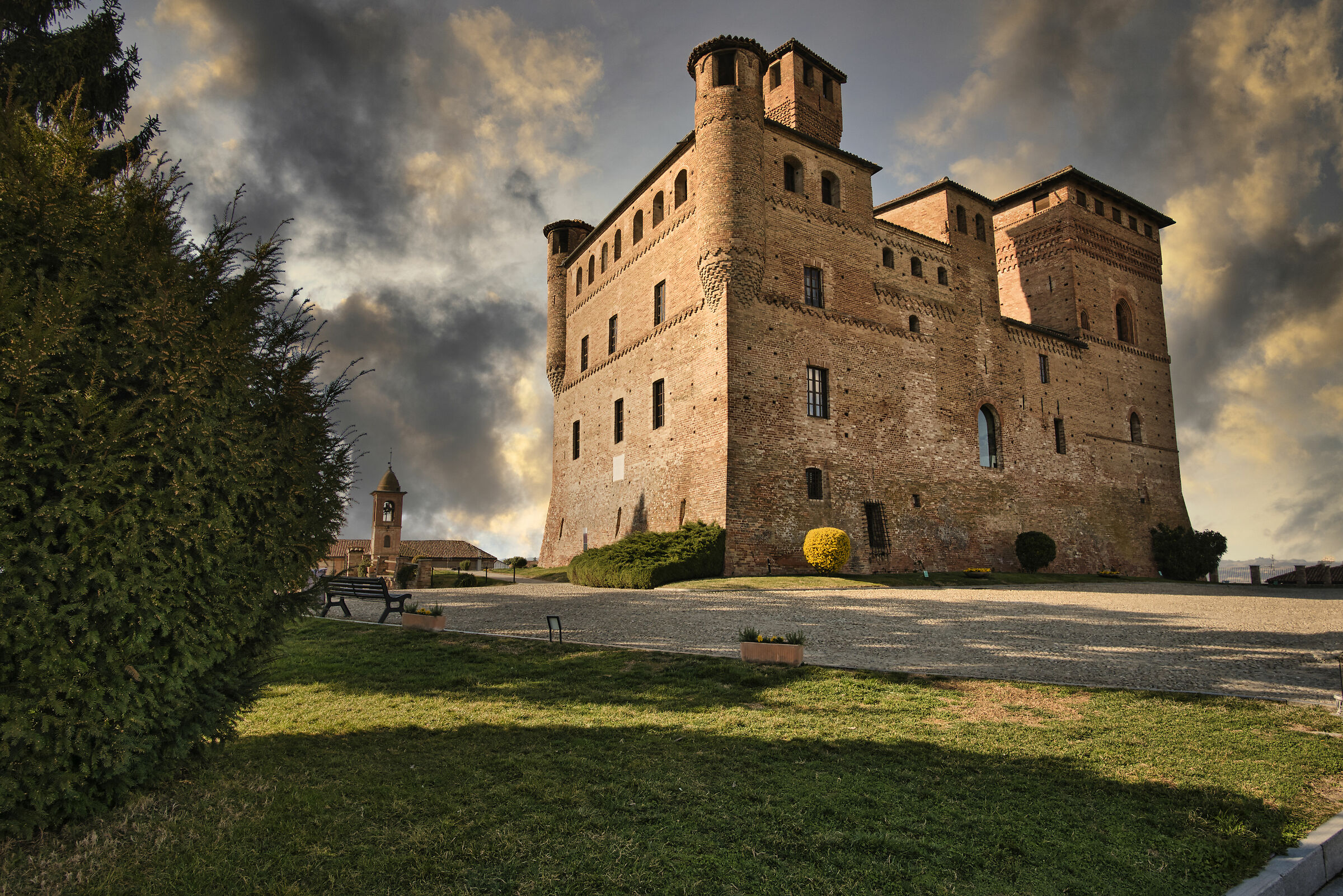 Grinzane Castle - Cavour