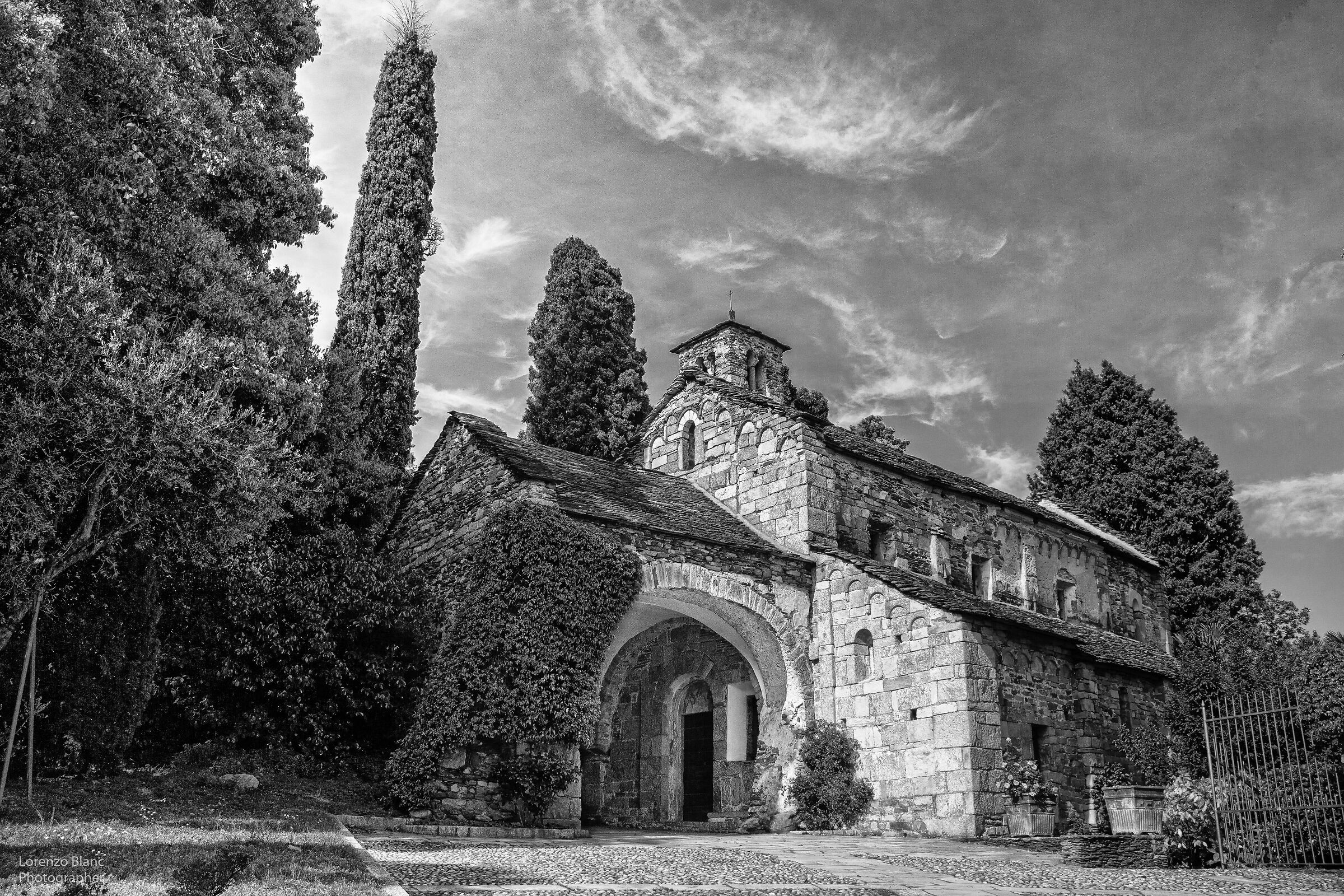 Chiesa di San Remigio in stile romanica (Verbania)