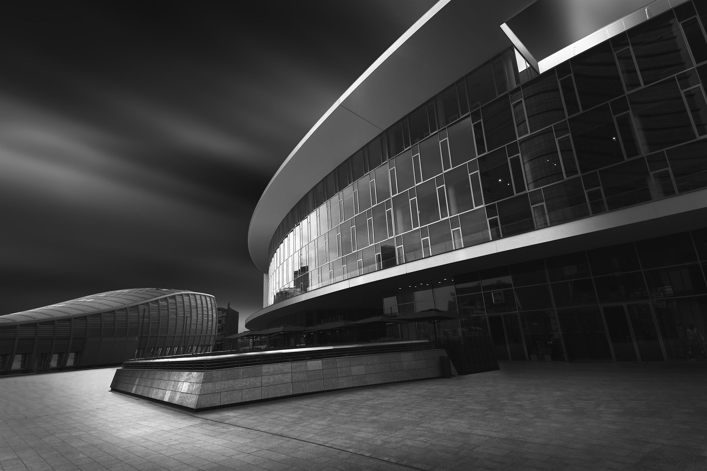 Circular raised square, Milan