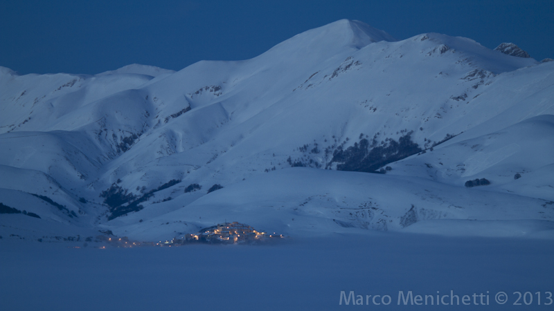 Castelluccio in blu