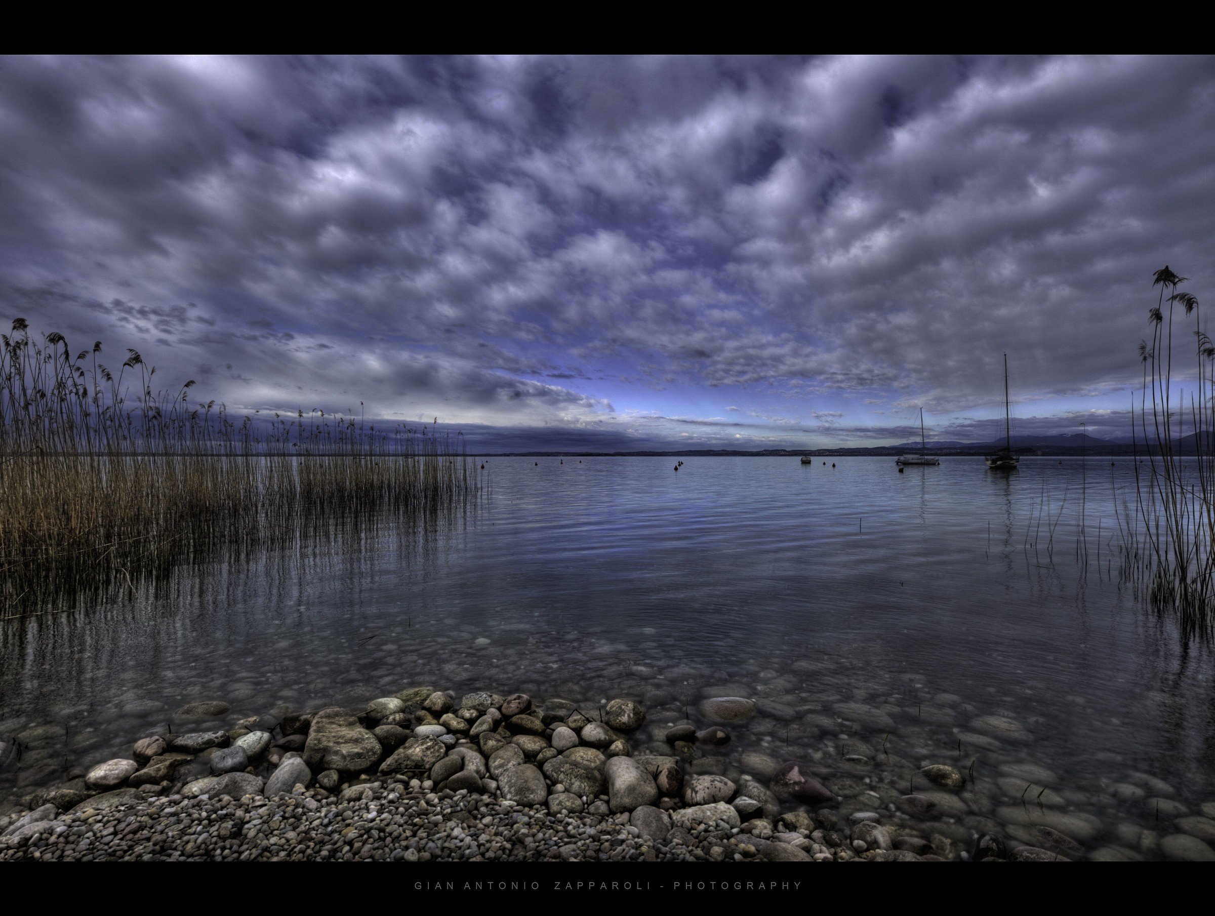 Garda Lake, quiet and transparent