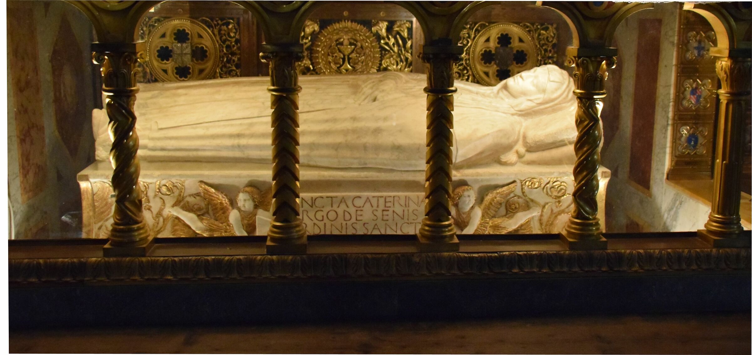 S. M. Sopra Minerva - Tomb of St. Catherine of Siena"