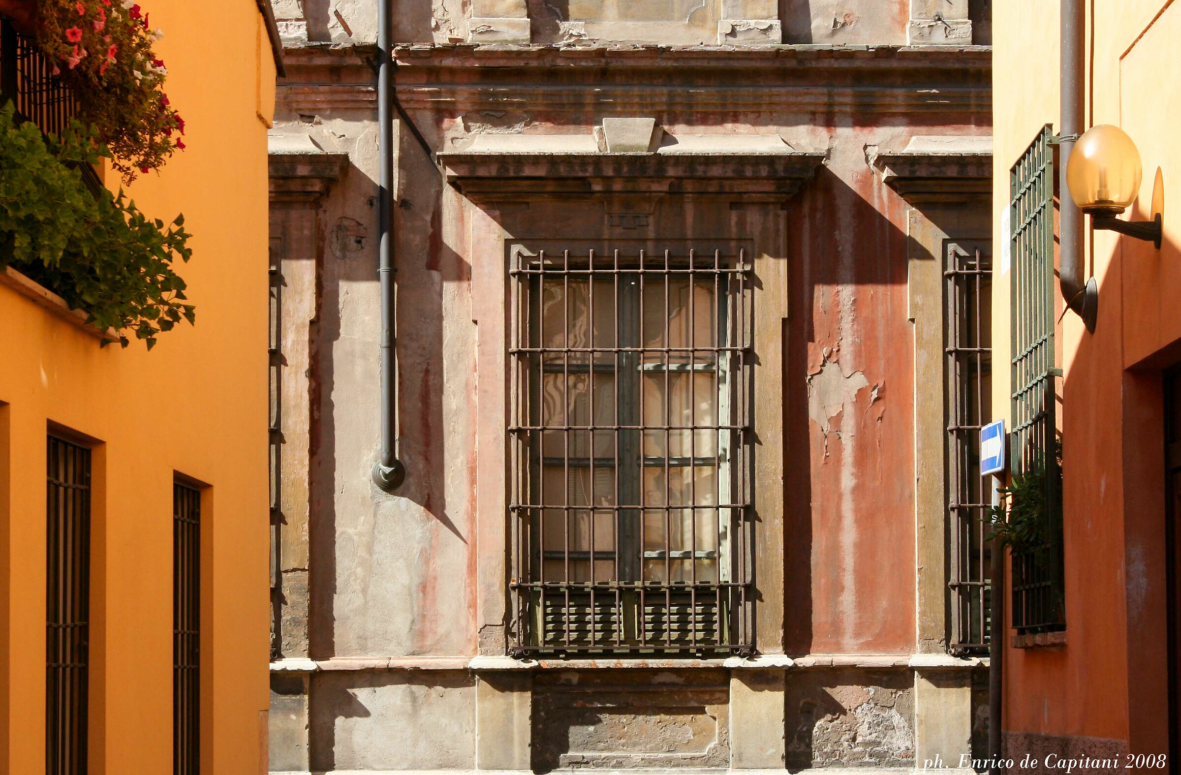 Walking through the streets of Mantua