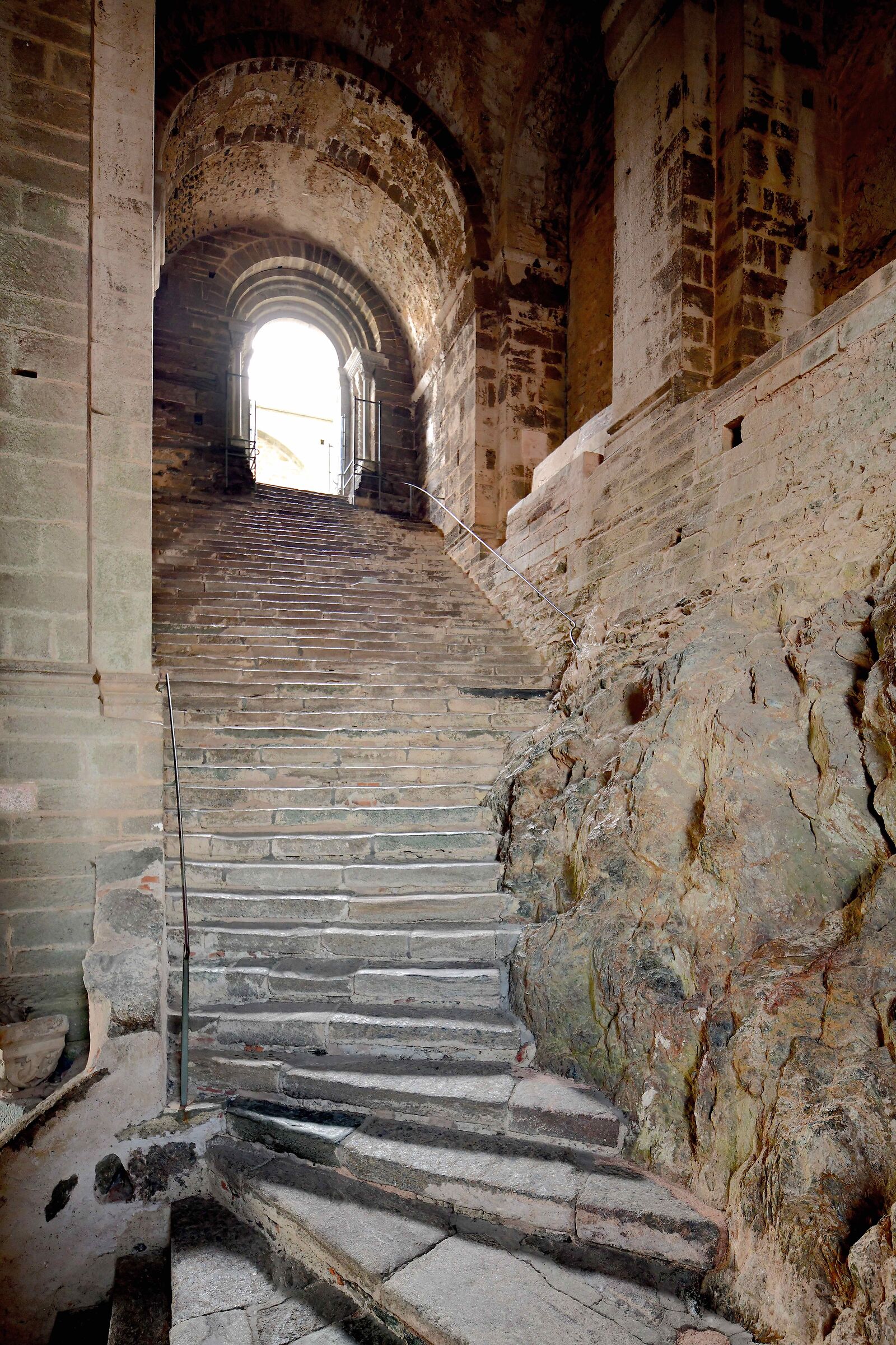 Sacra di San Michele, scalone dei morti