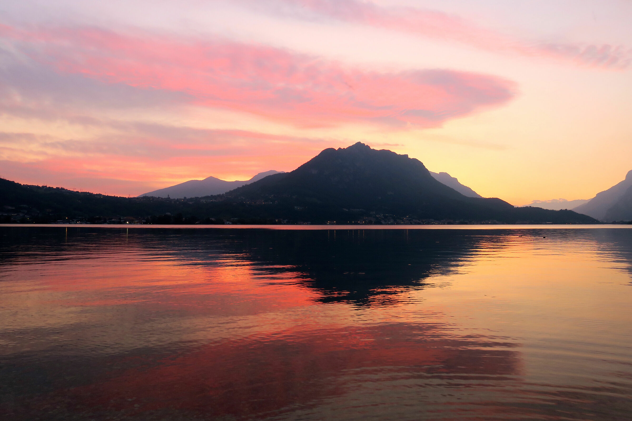Lago di Garlate, tramonto sul monte Barro 2