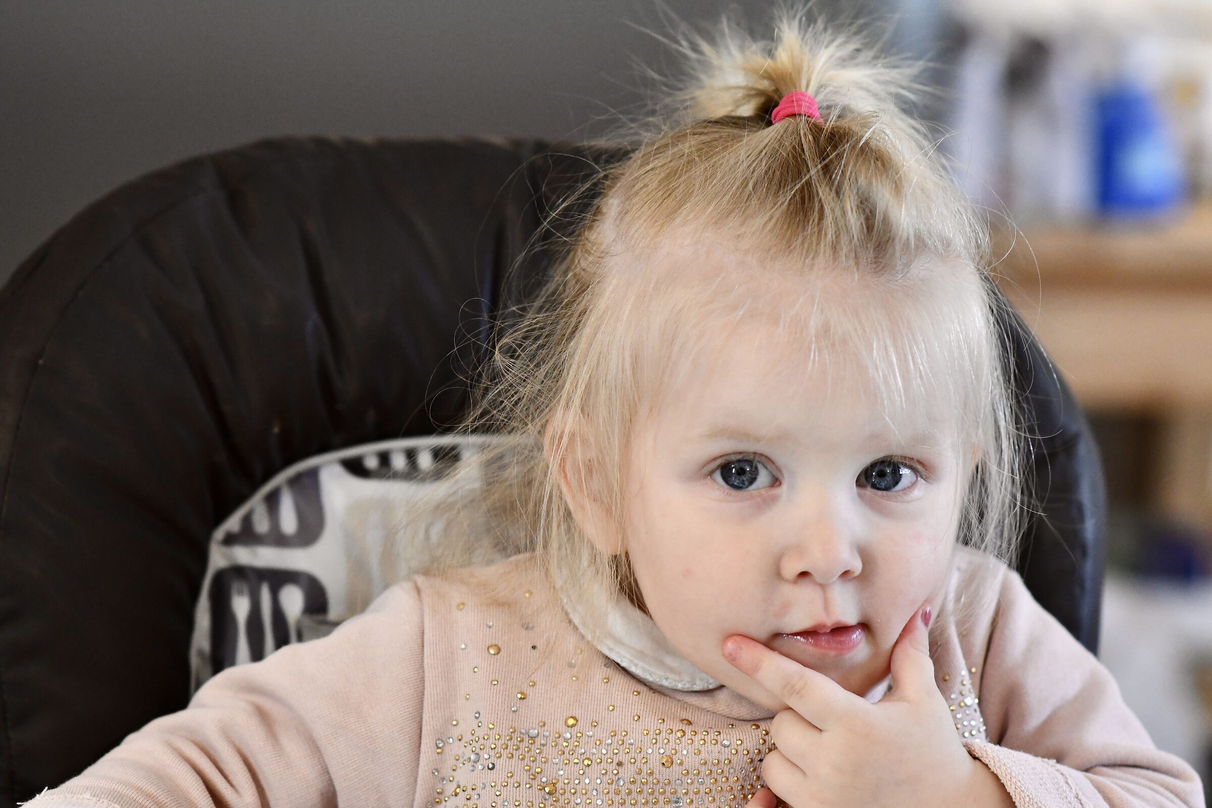 .... non avere due anni, e mettersi già in posa ?