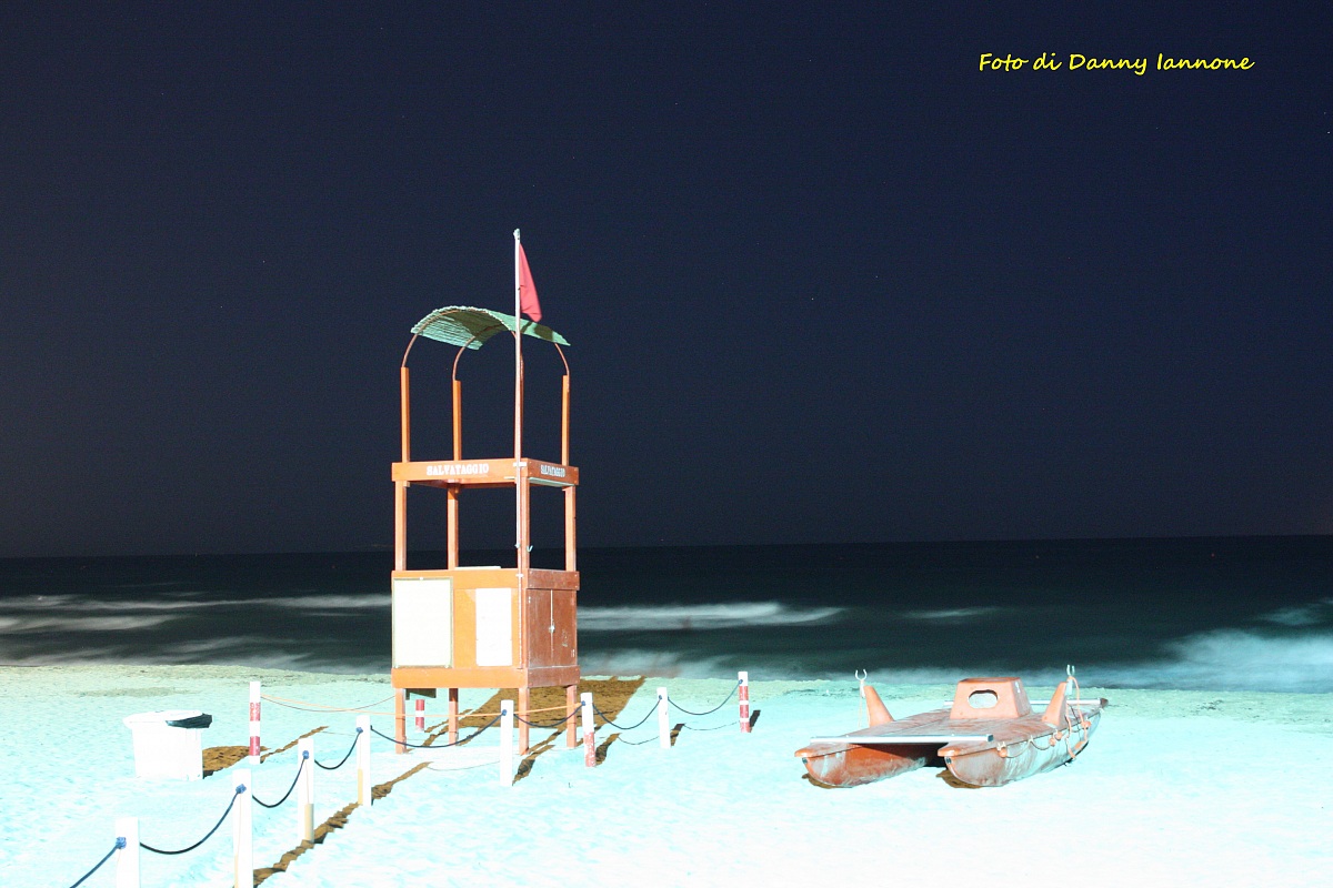 Spiaggia notturna in citta' 3