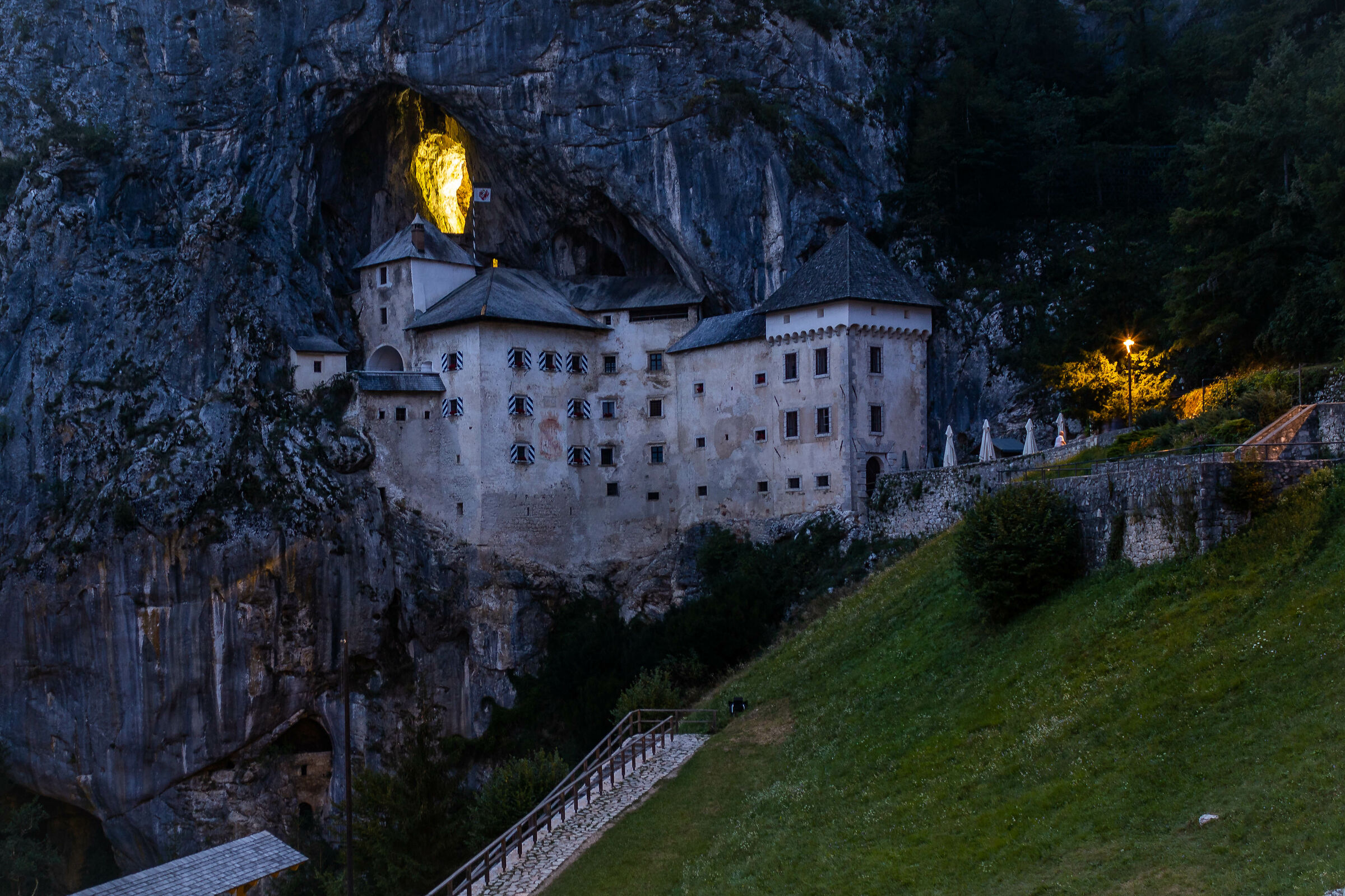 I think it is a good thing that the Predjama Castle