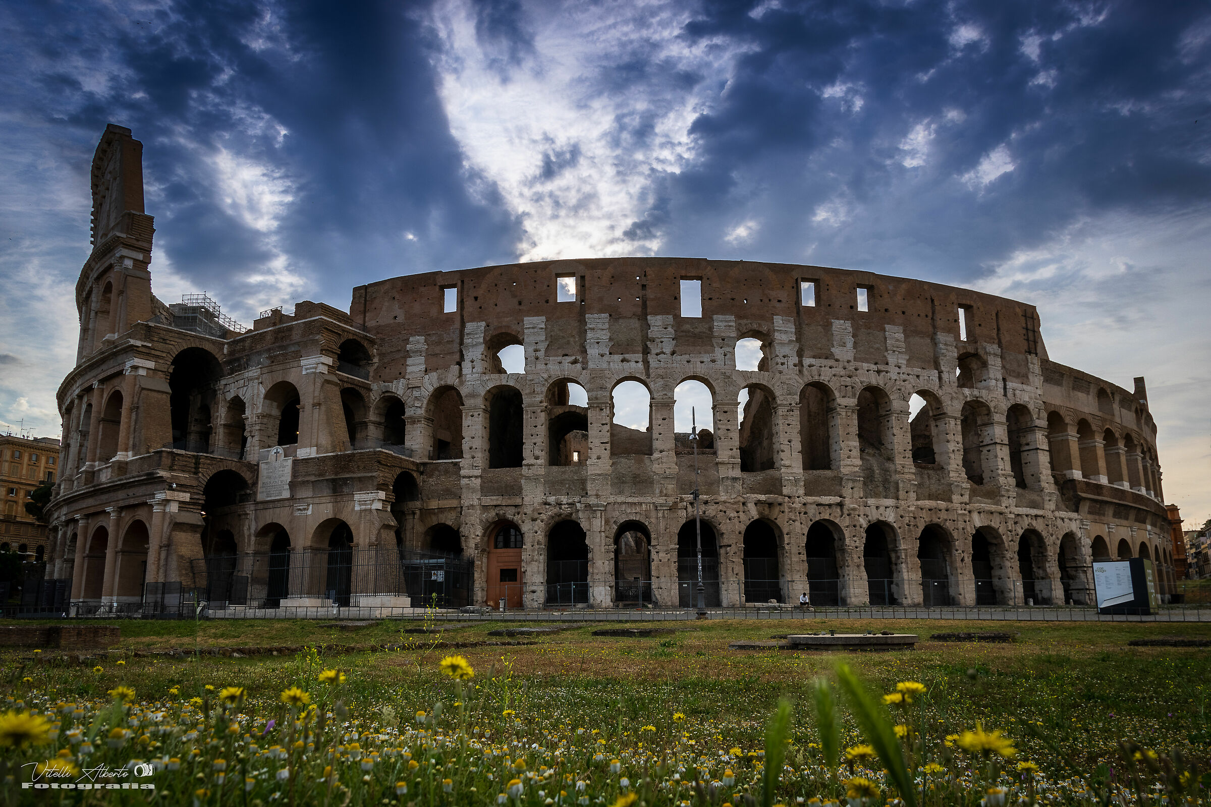 Anche lui ha il suo lato B