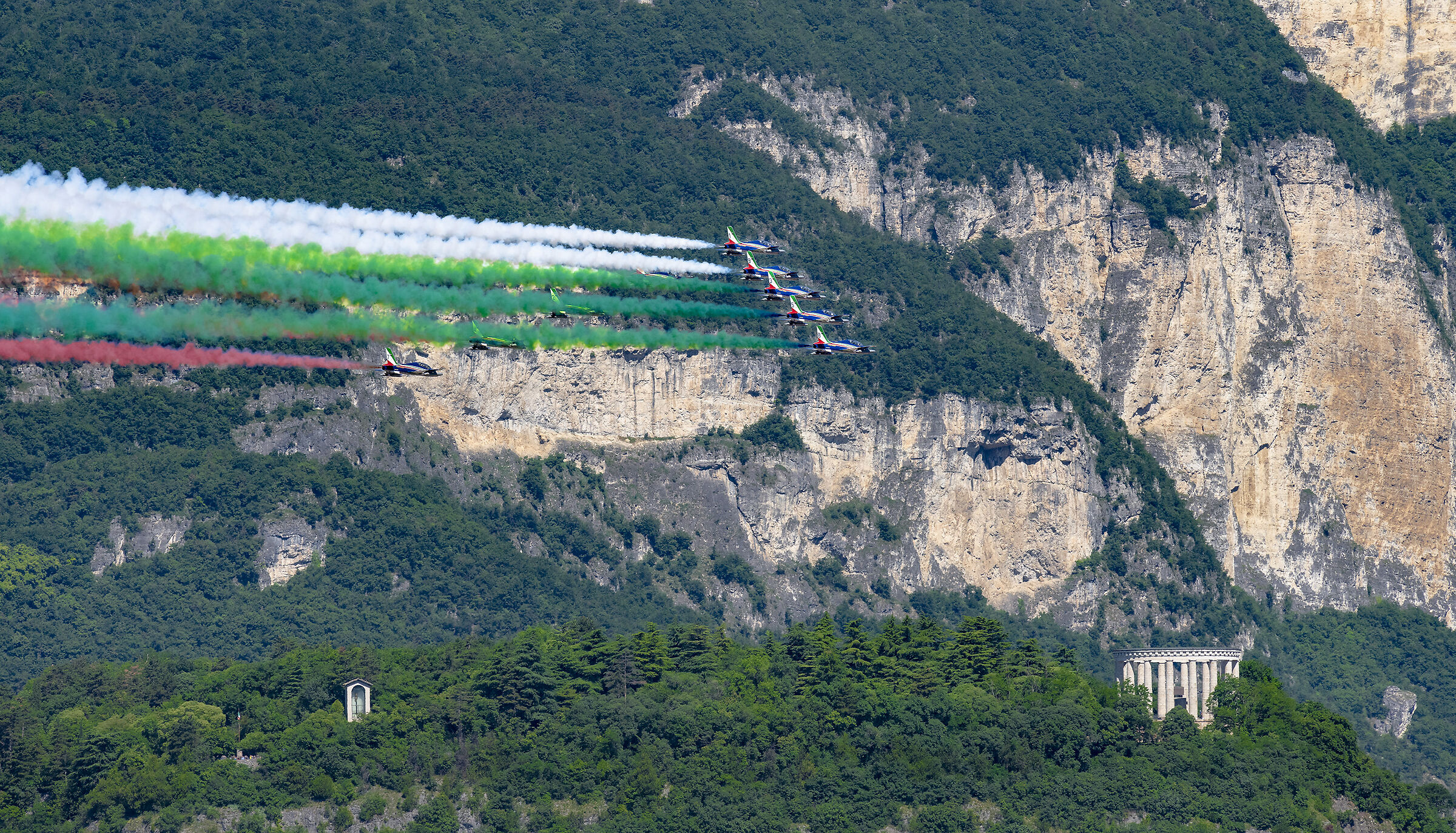 Frecce tricolori - Passaggio sulla città di Trento