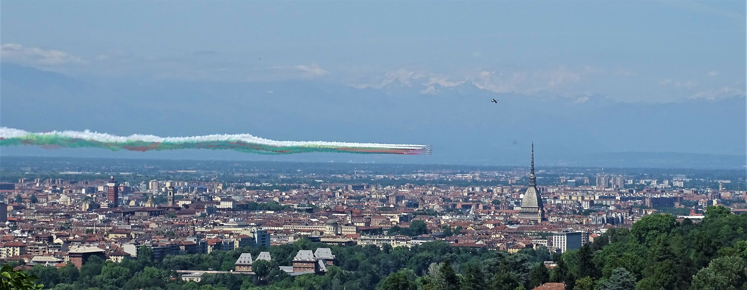 tricolour arrows over Turin 25-05-2020
