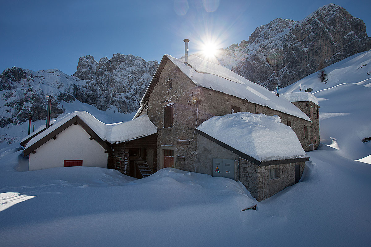 huts of the miners in presolana