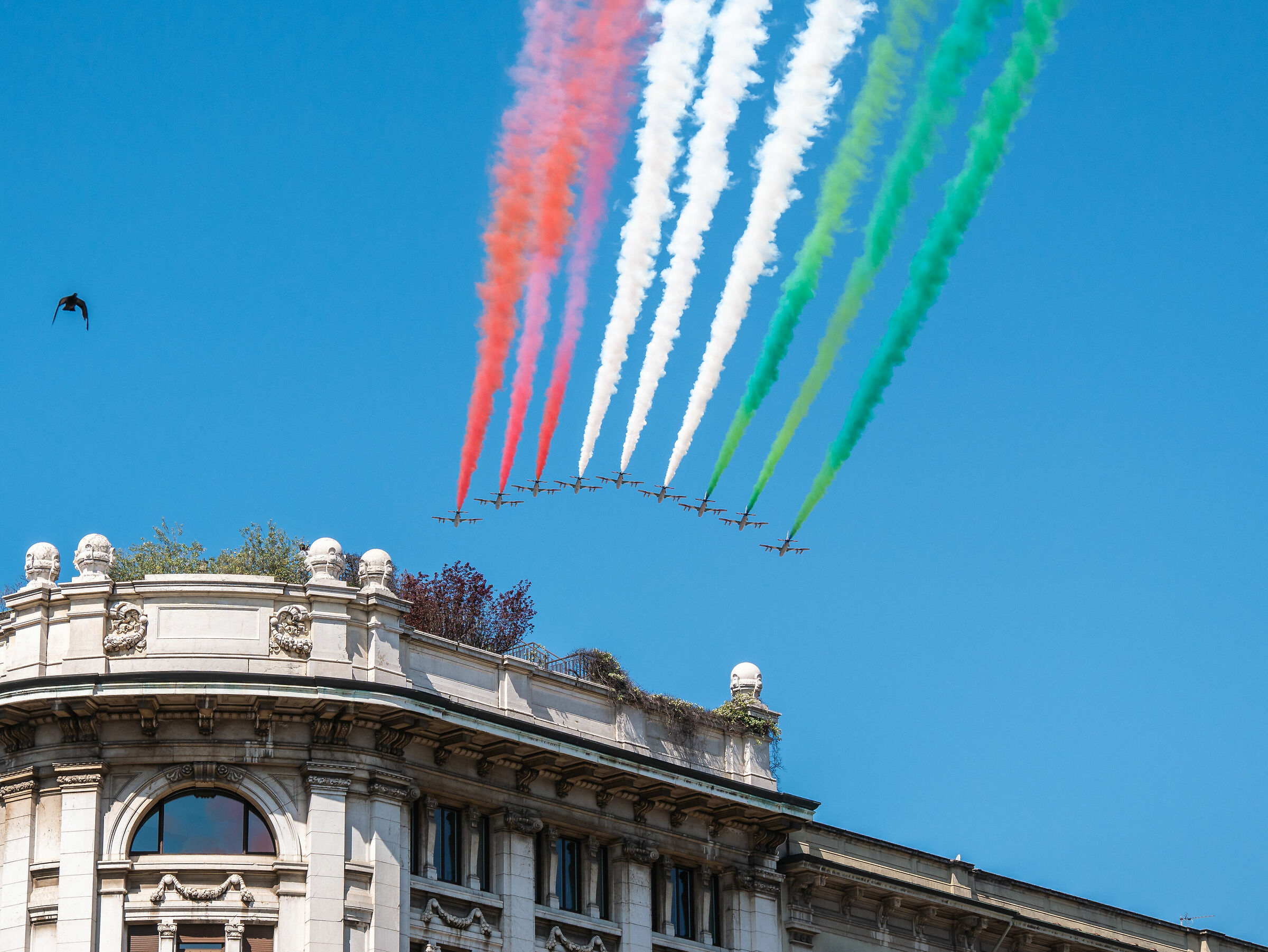 Tricolour Arrows - Milan Cathedral